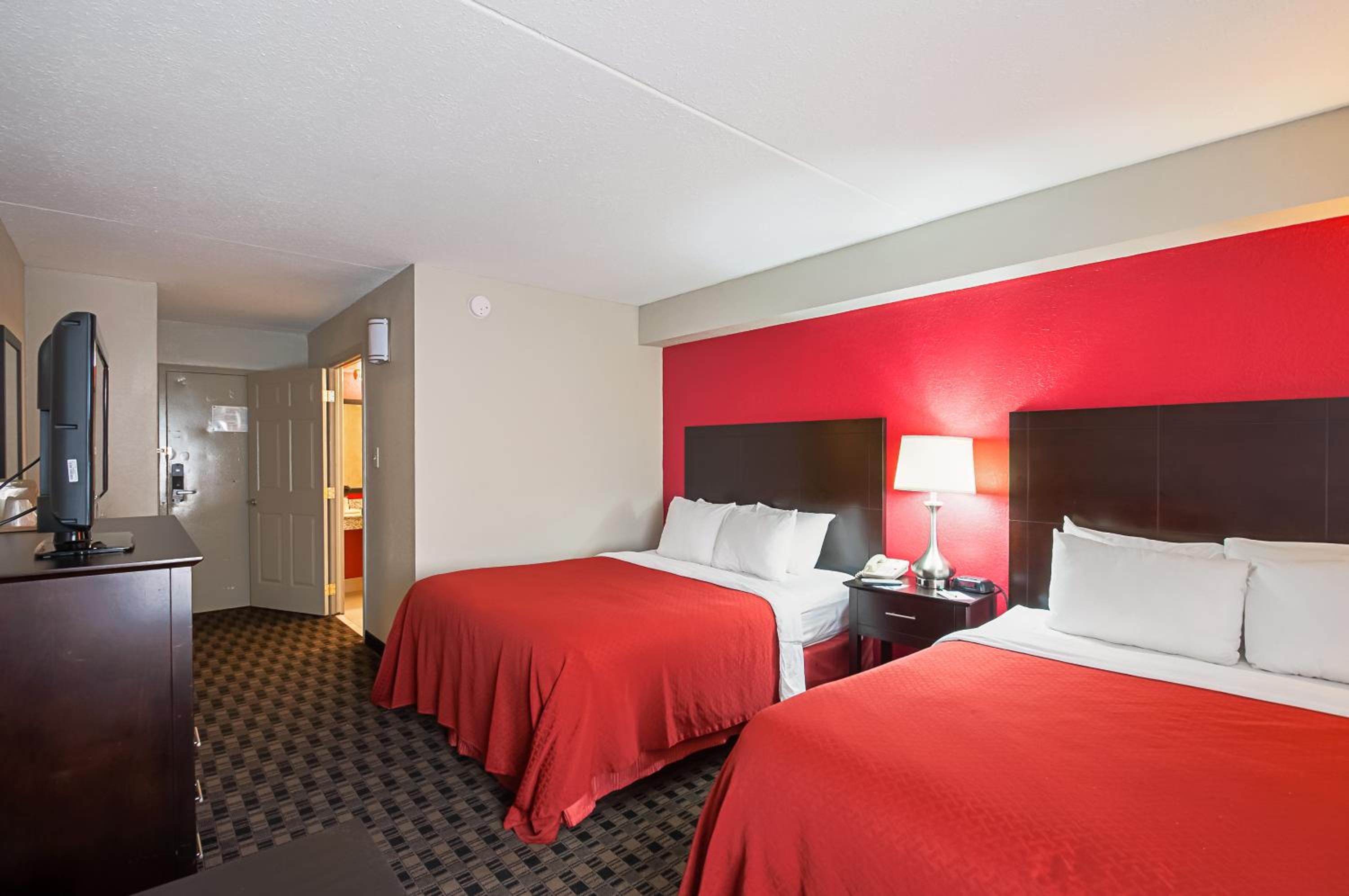 Deluxe Room with Two Queen Beds - Smoking - Photo 2