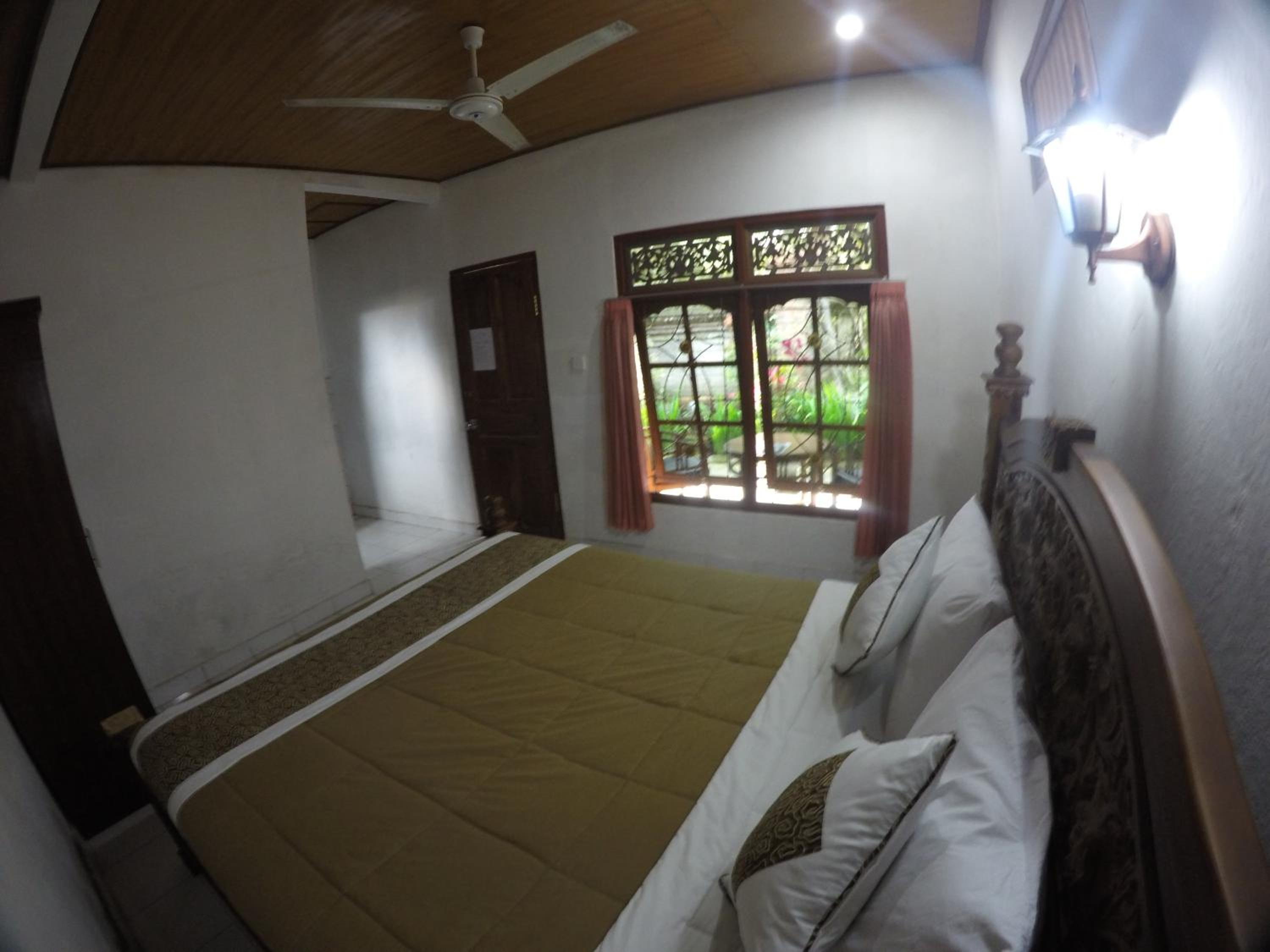 Standard Double or Twin Room with Fan - Photo 1