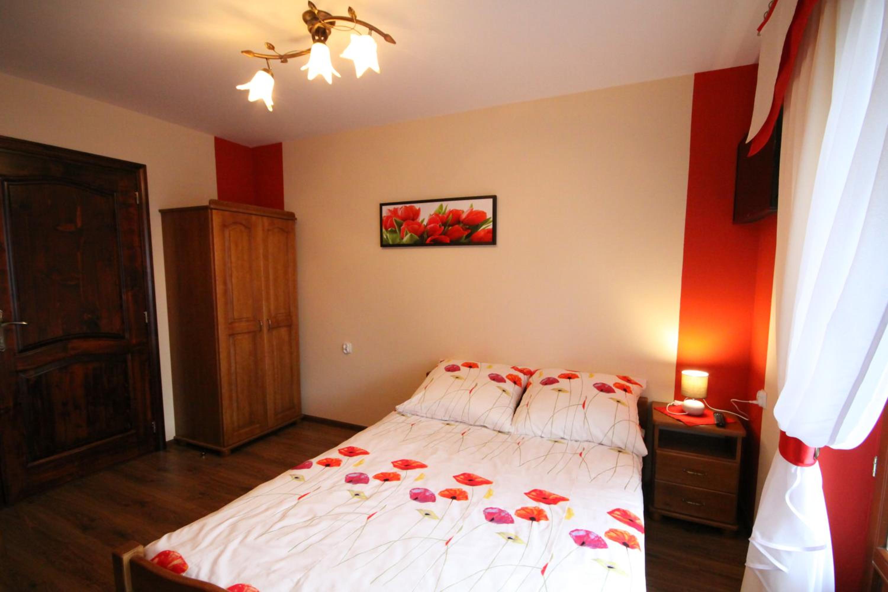 Large Double Room - Photo 6