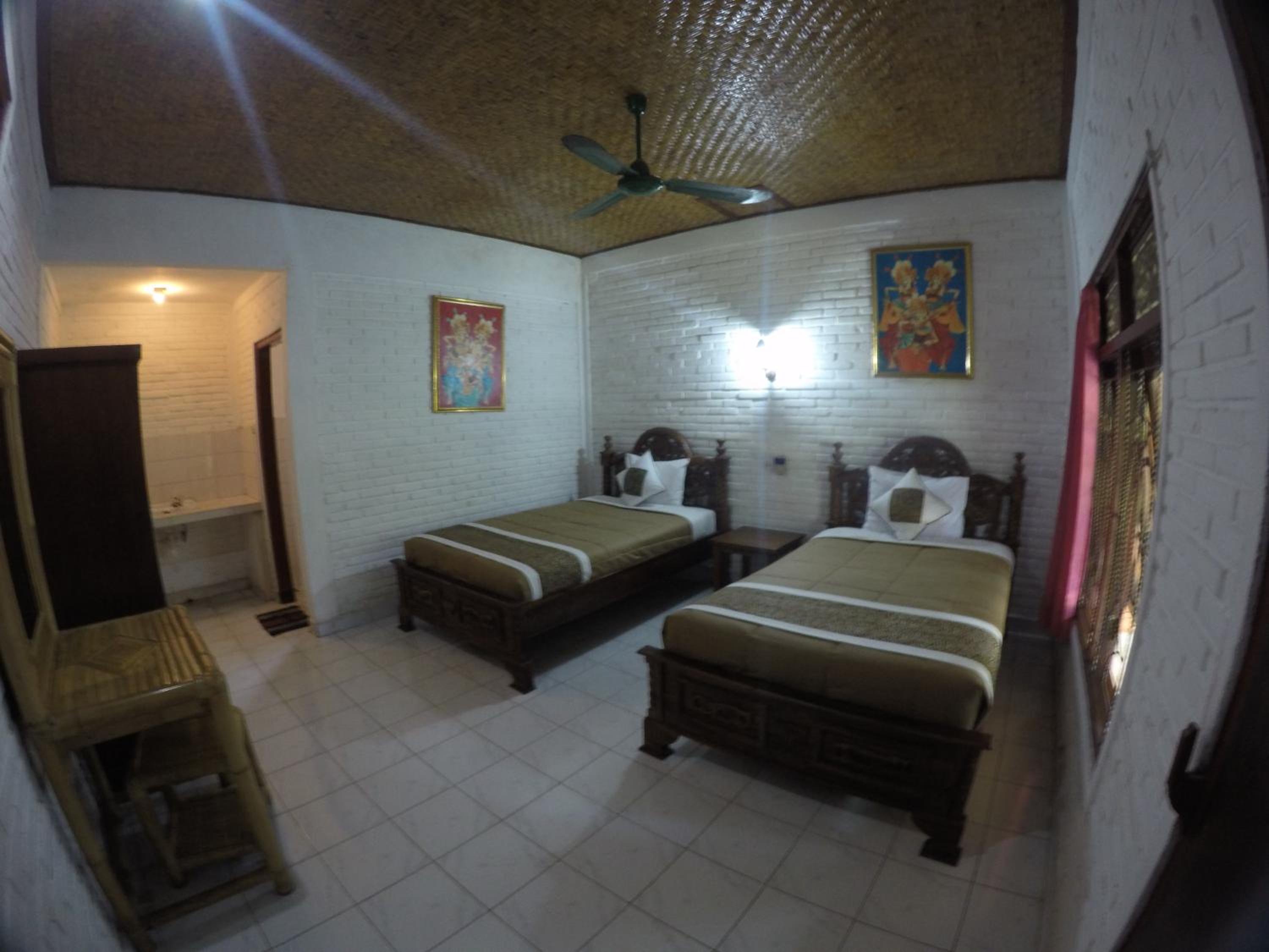 Standard Double or Twin Room with Fan - Photo 39