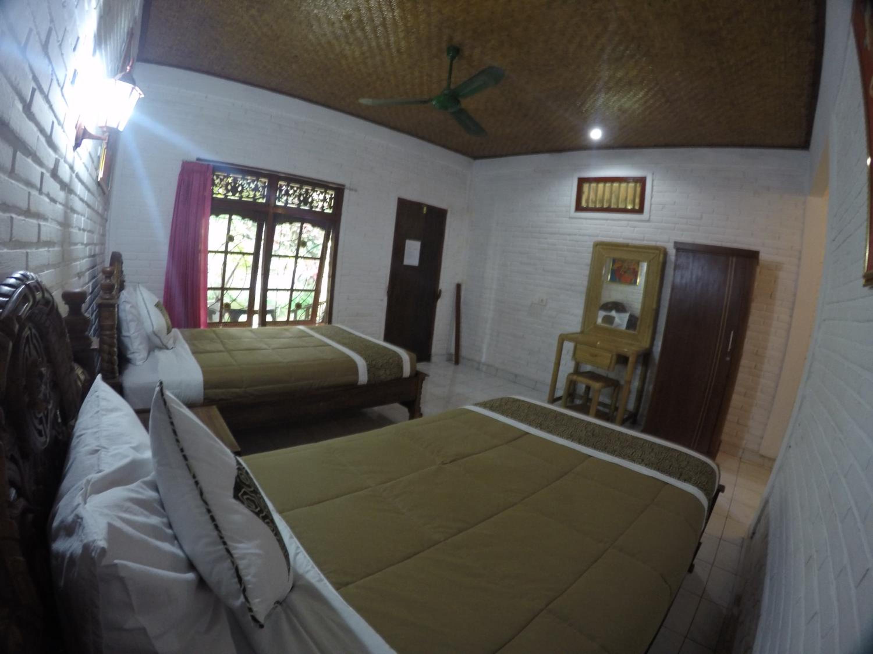 Standard Double or Twin Room with Fan - Photo 36