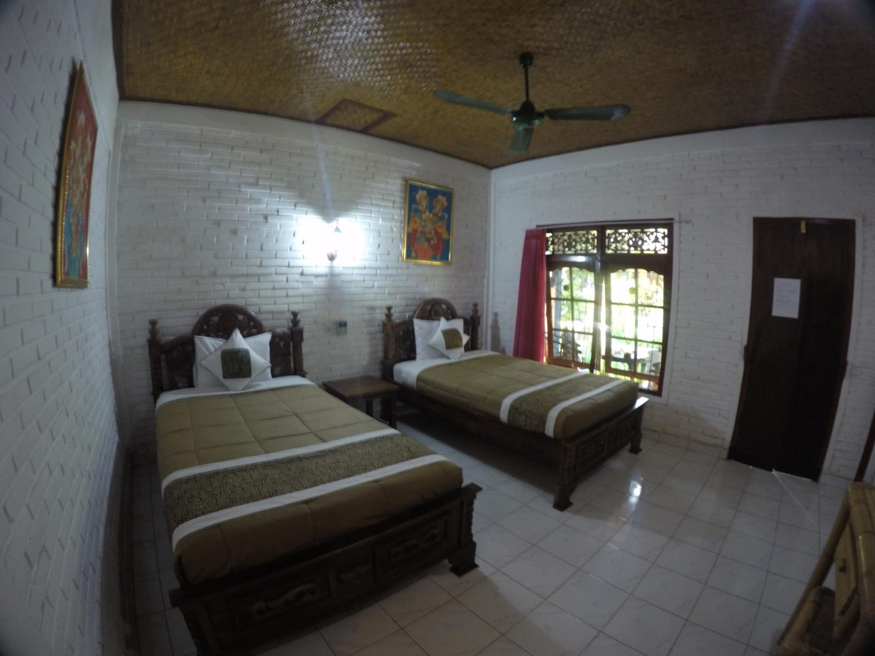 Standard Double or Twin Room with Fan - Photo 35