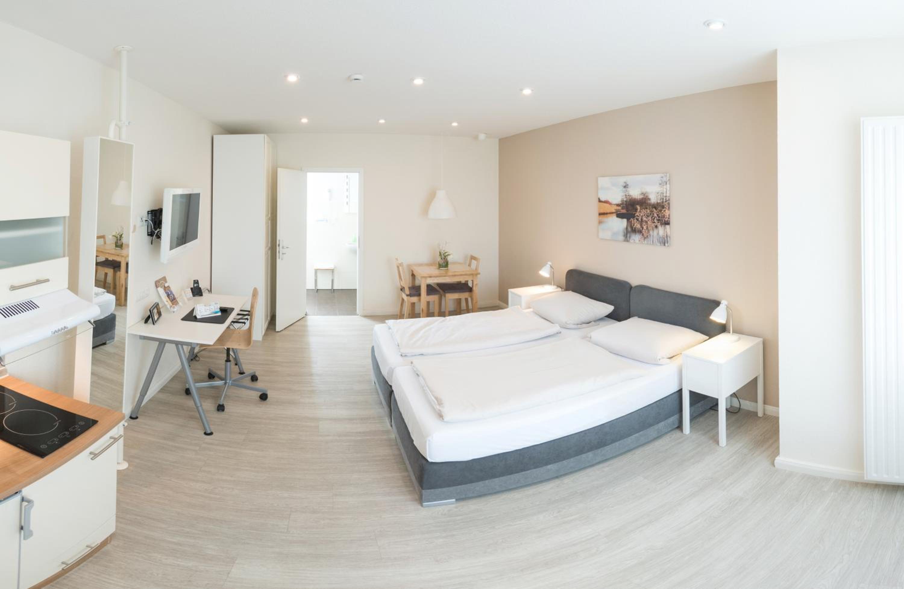Apartment photo 2