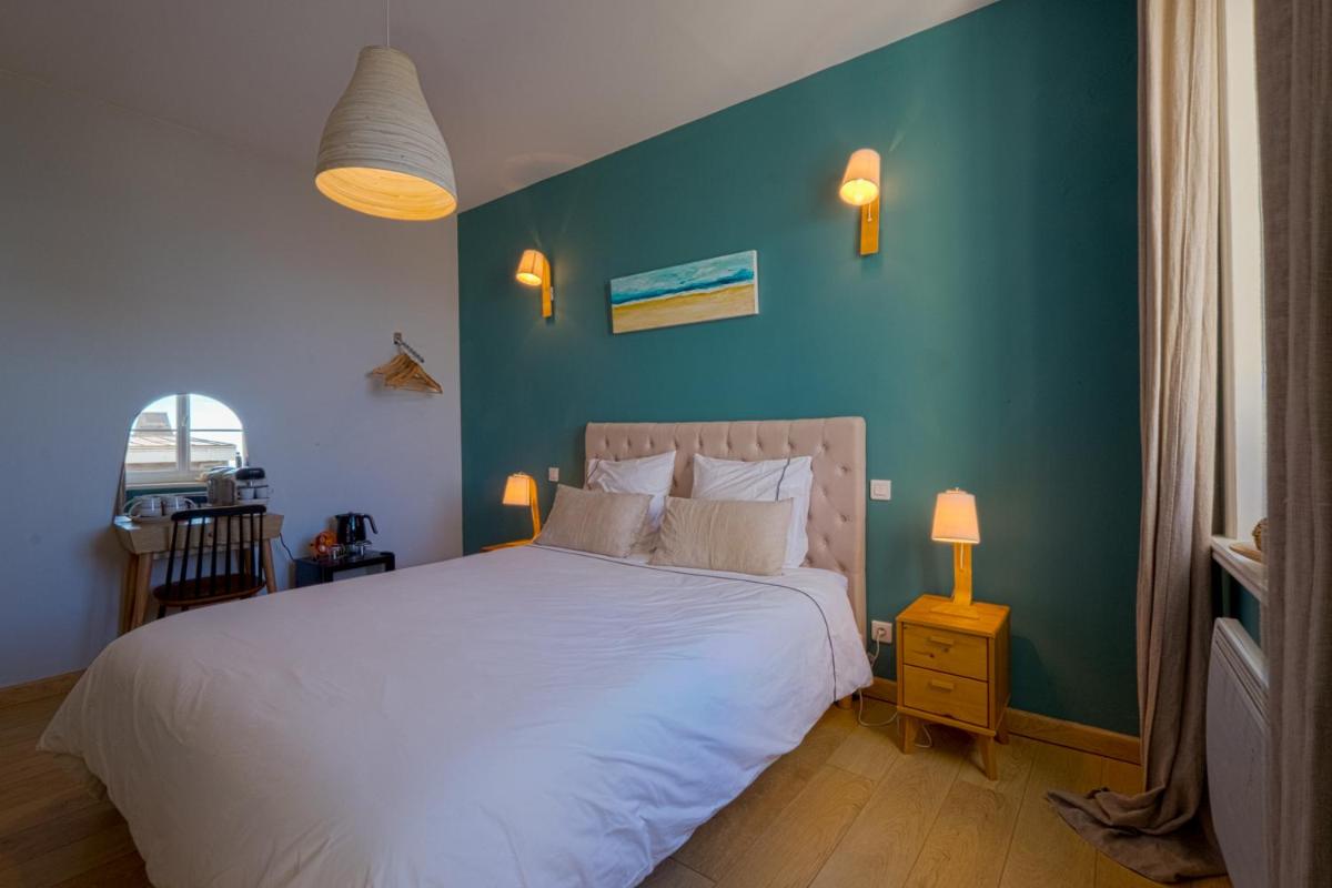 Deluxe Double Room with Shower photo 2