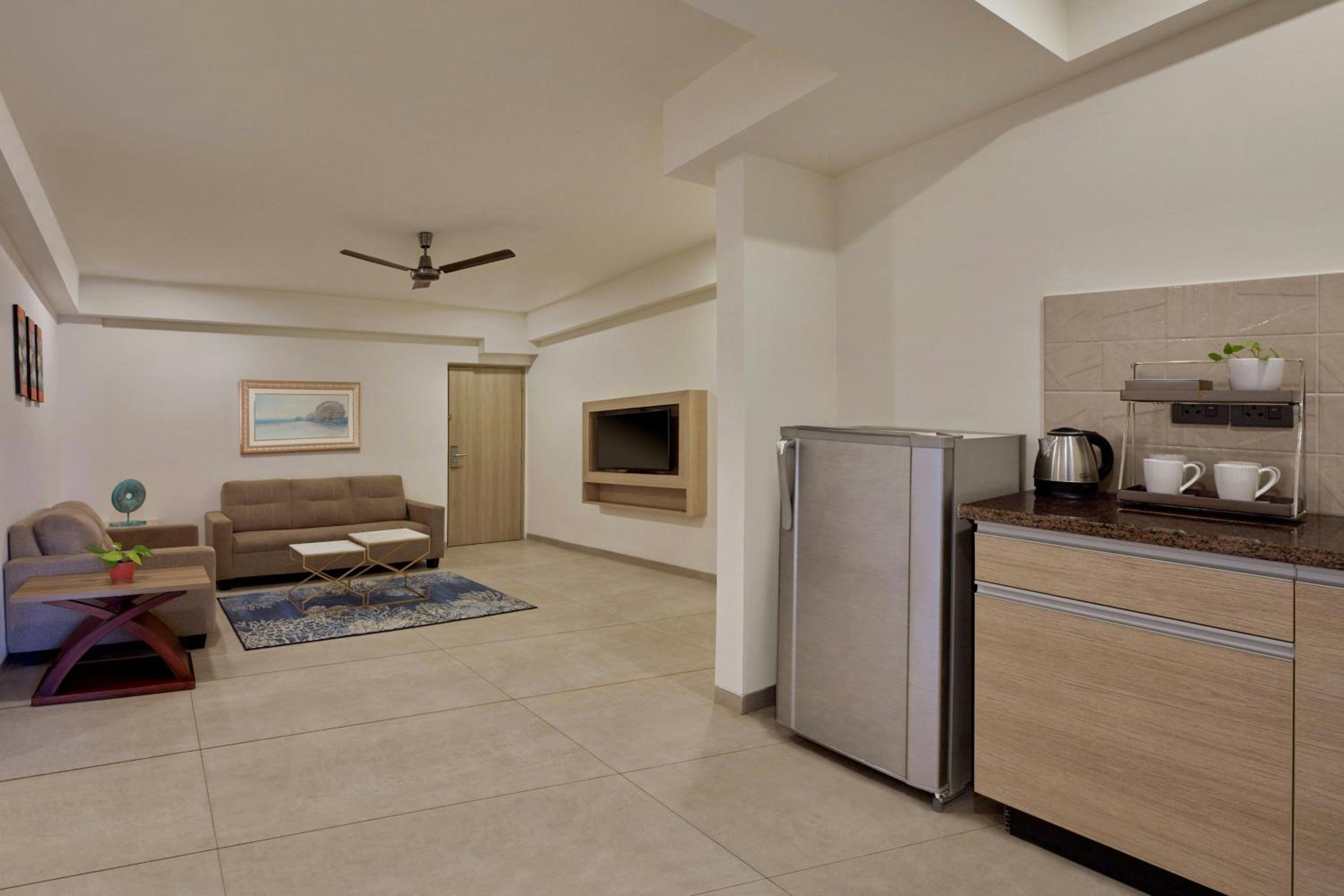 Fern Classic Two-Bedroom Suite with Limited View - Photo 3