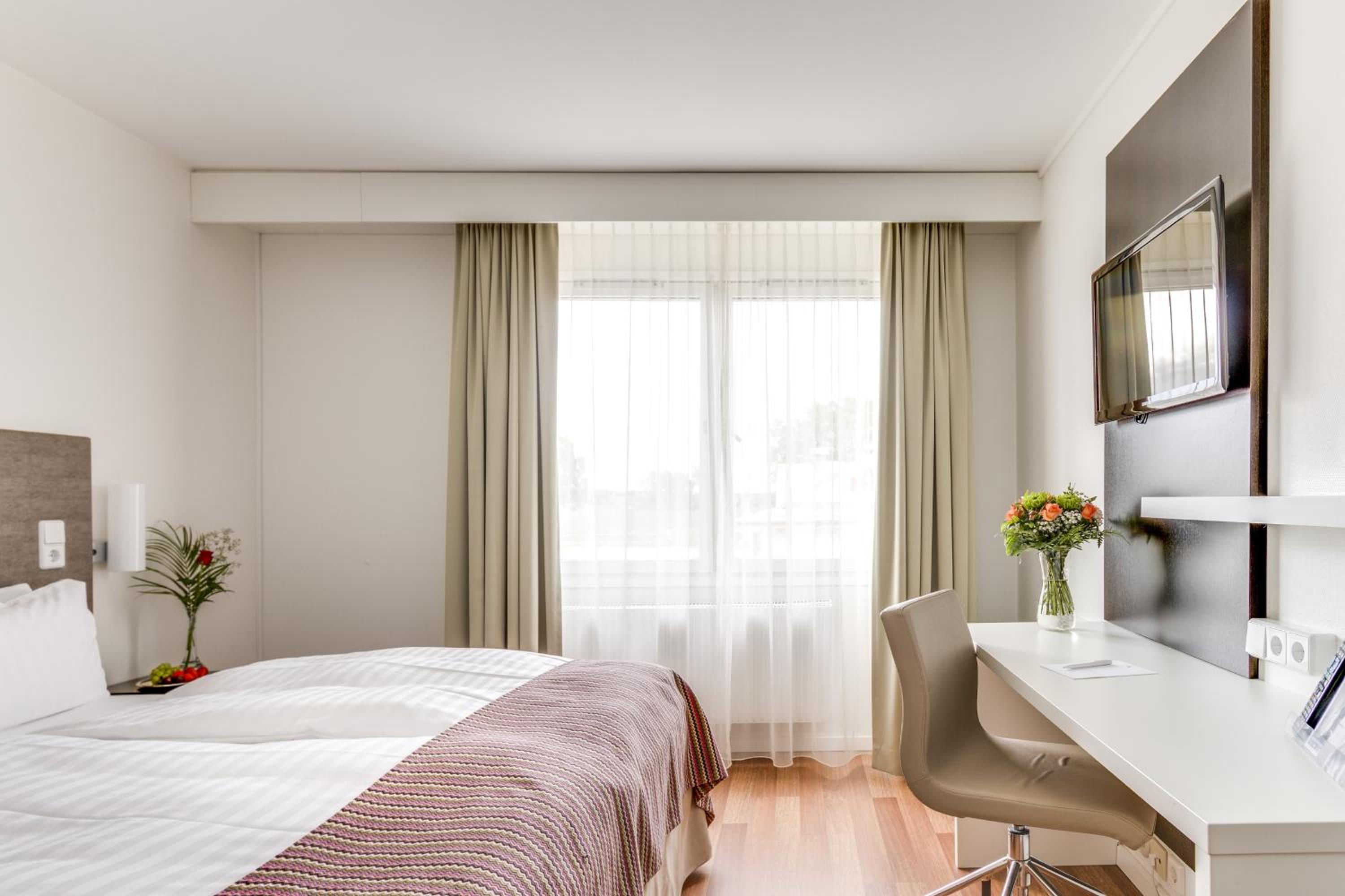 Standard Twin Room - Photo 1