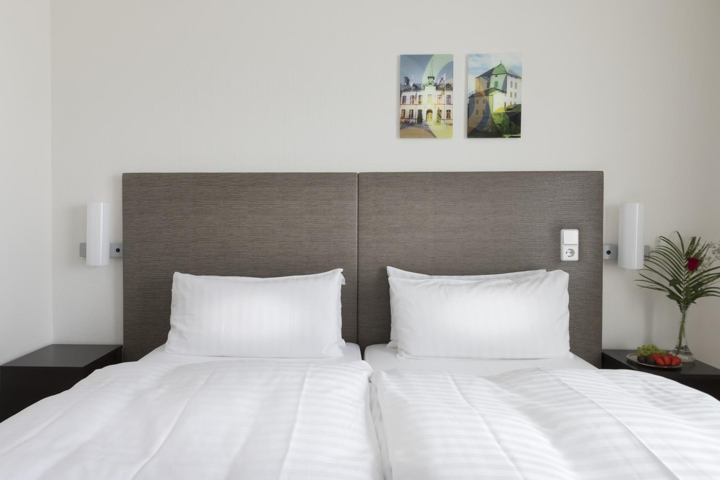 Standard Twin Room - Photo 2