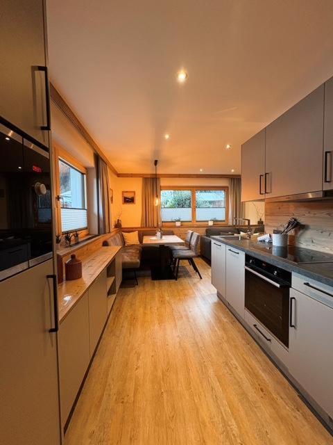 One-Bedroom Apartment with Shower