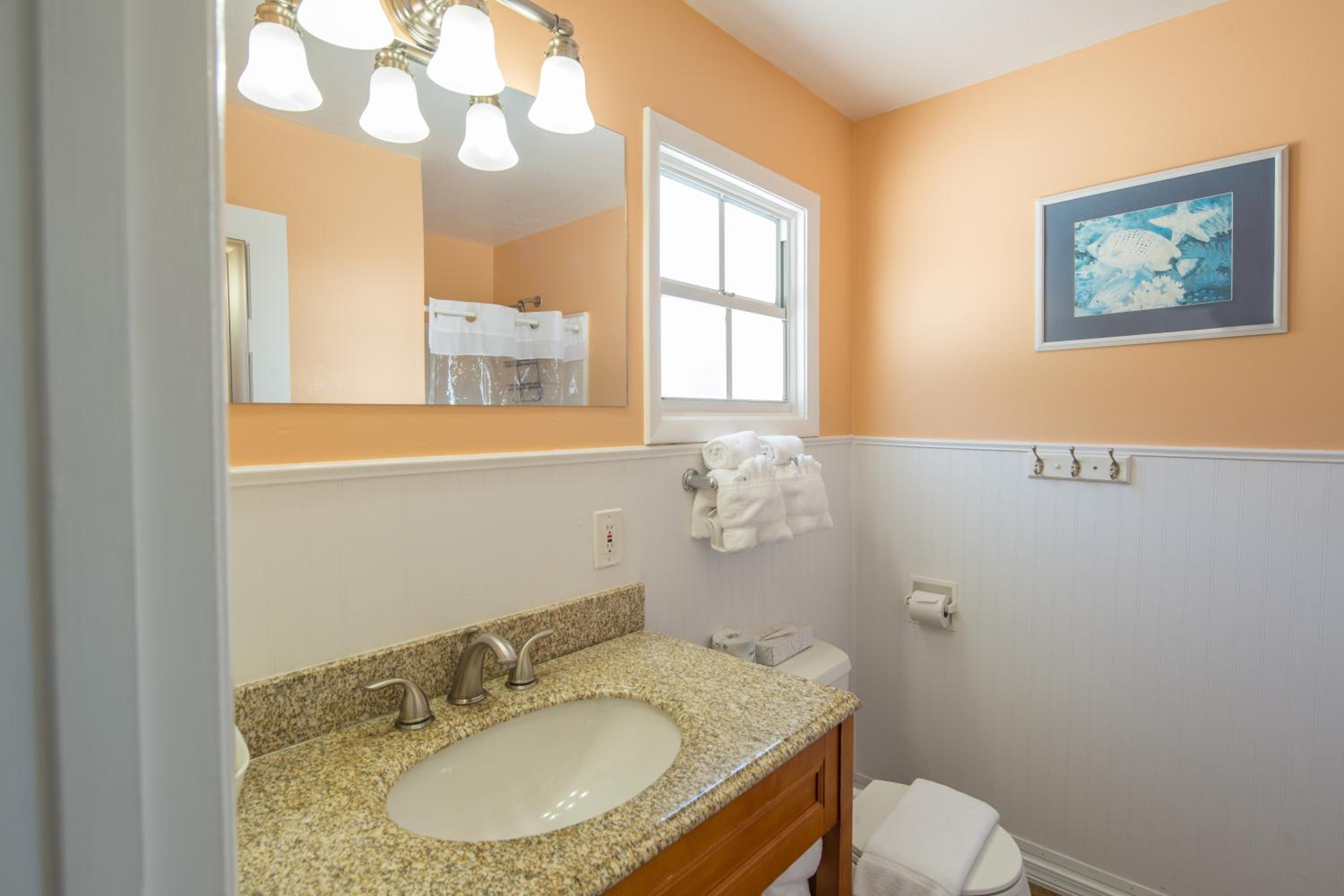 Queen Room - Photo 28