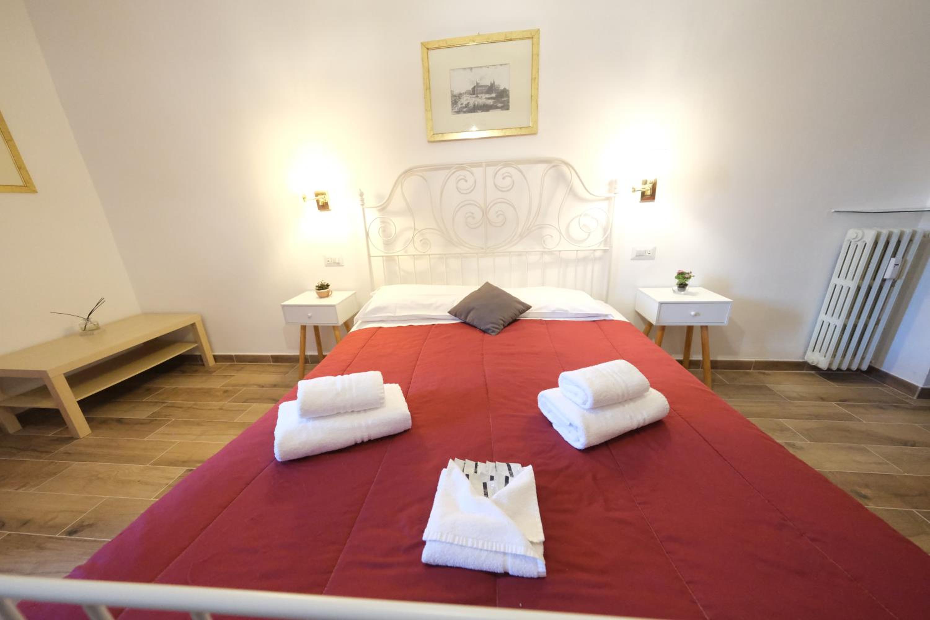 Double Room with Shared Bathroom photo 1
