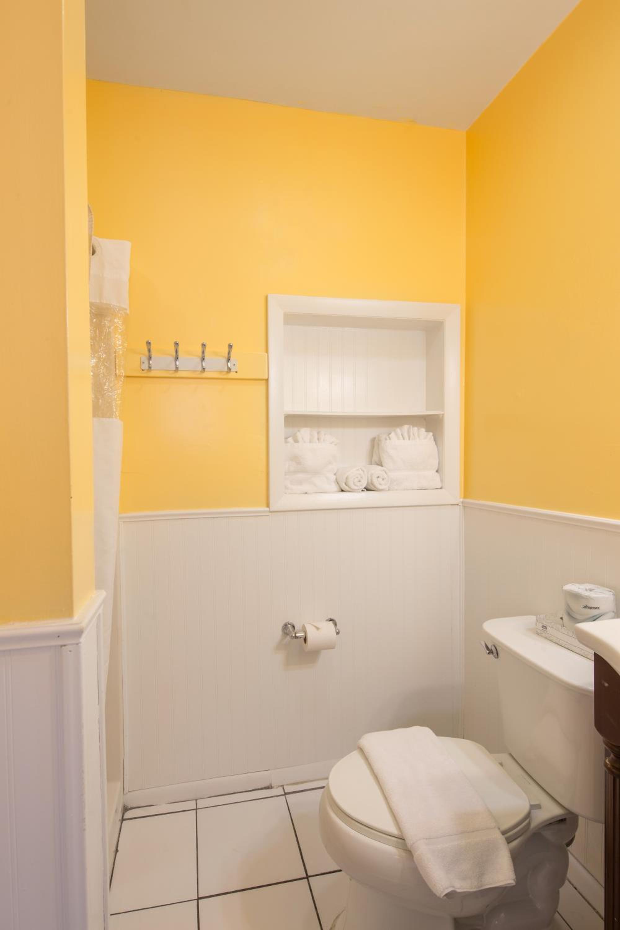 Queen Room - Photo 27