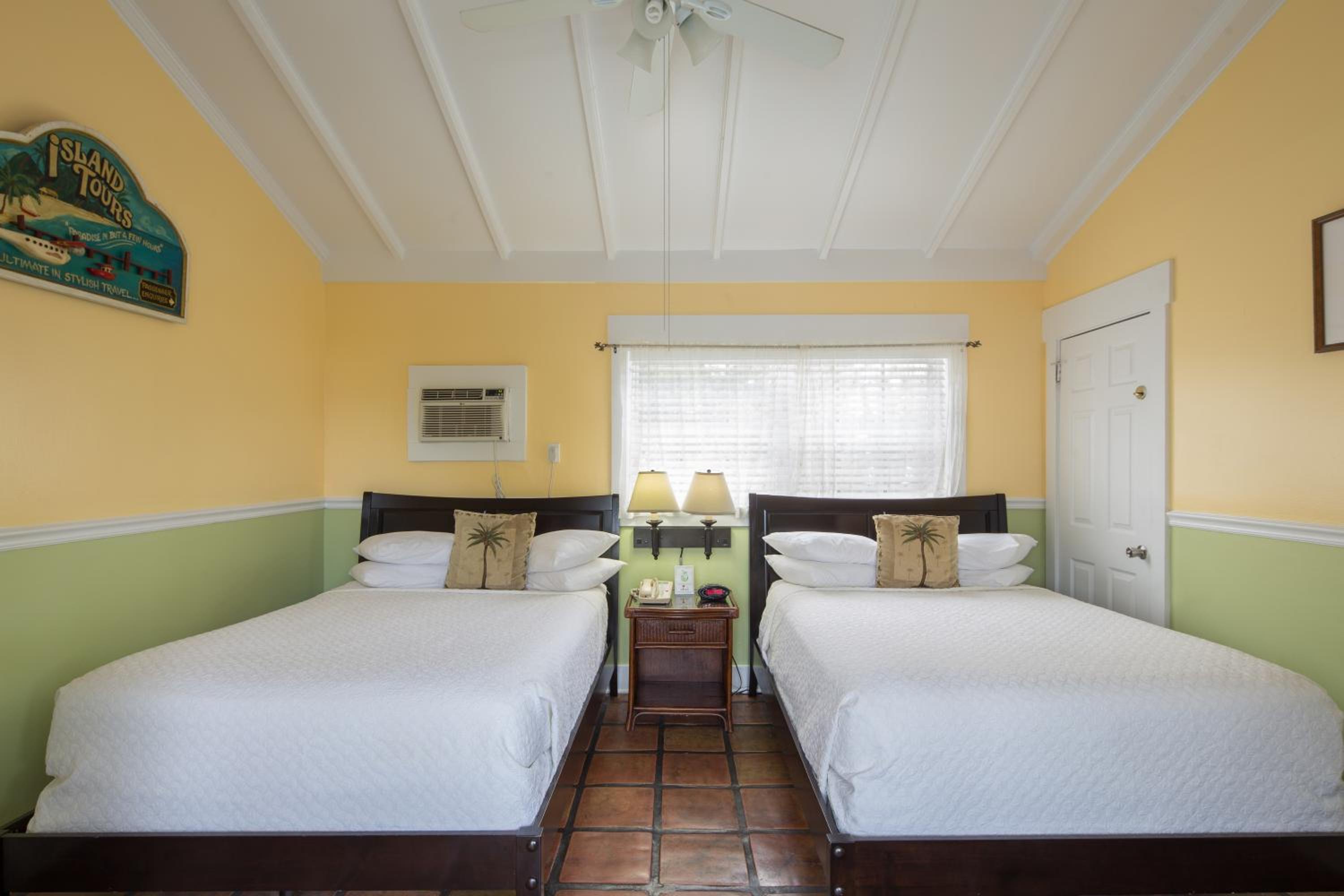 Double Room with Two Double Beds - Photo 1