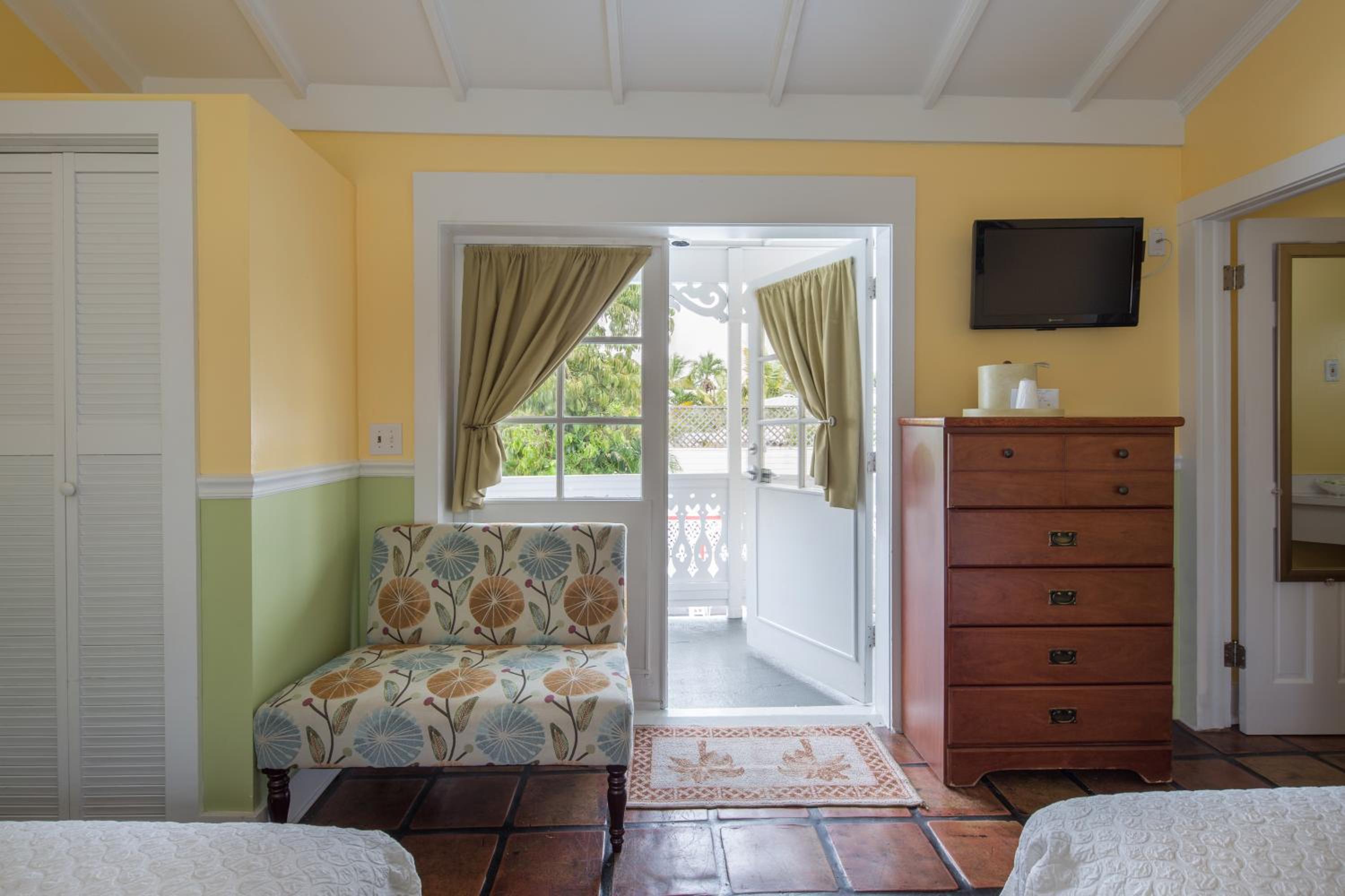 Double Room with Two Double Beds - Photo 22