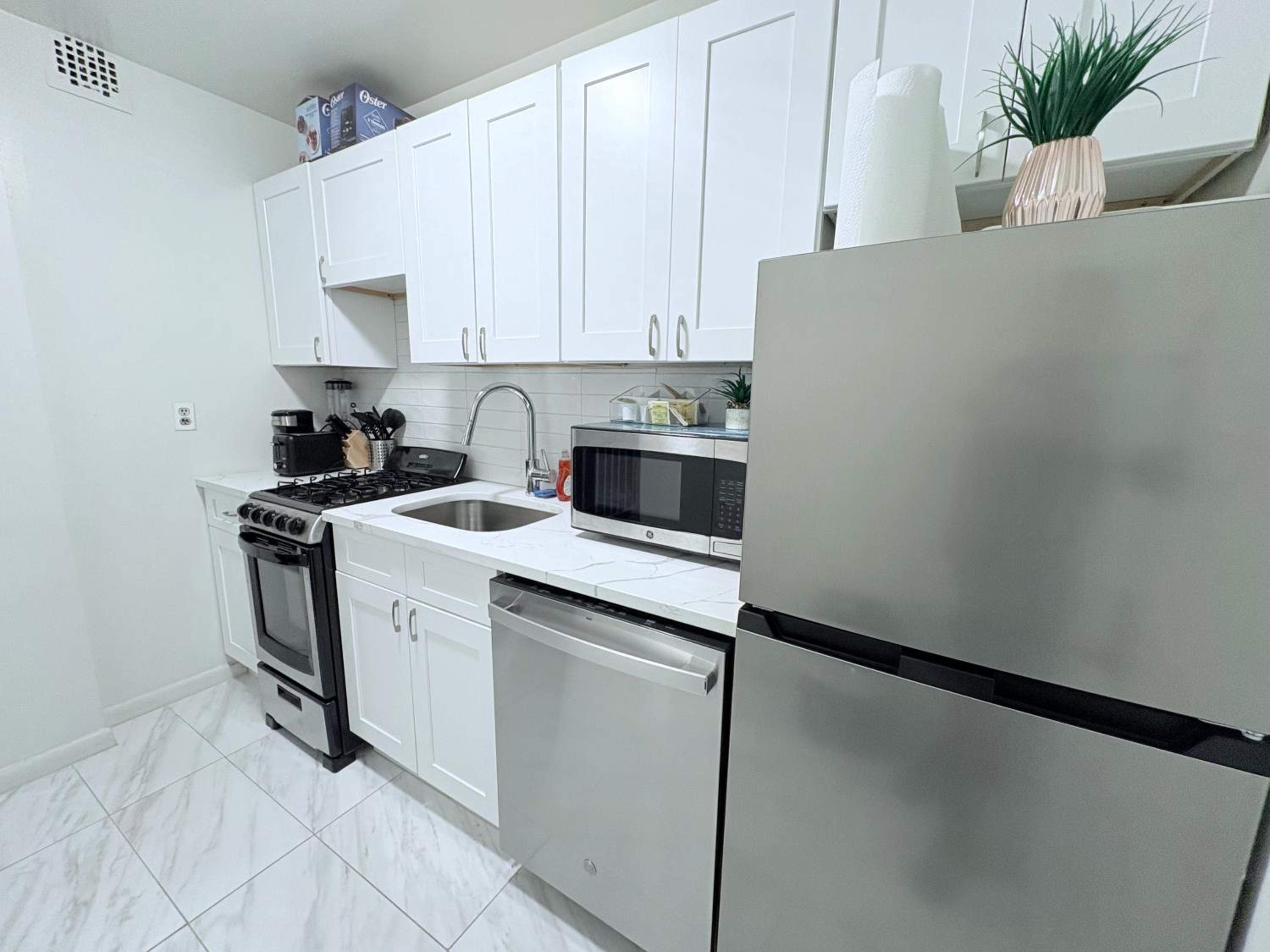 Two-Bedroom Superior Apartment photo 2