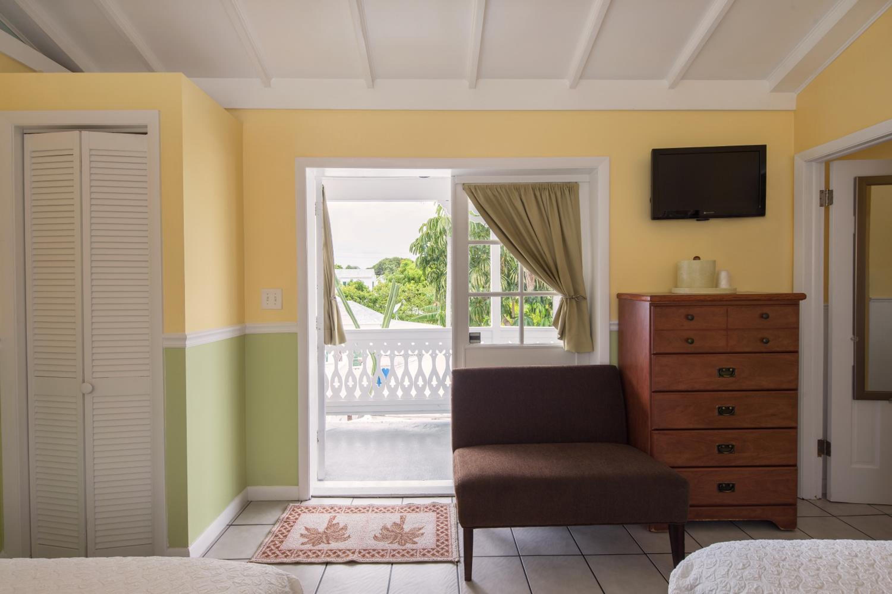 Double Room with Two Double Beds - Photo 3
