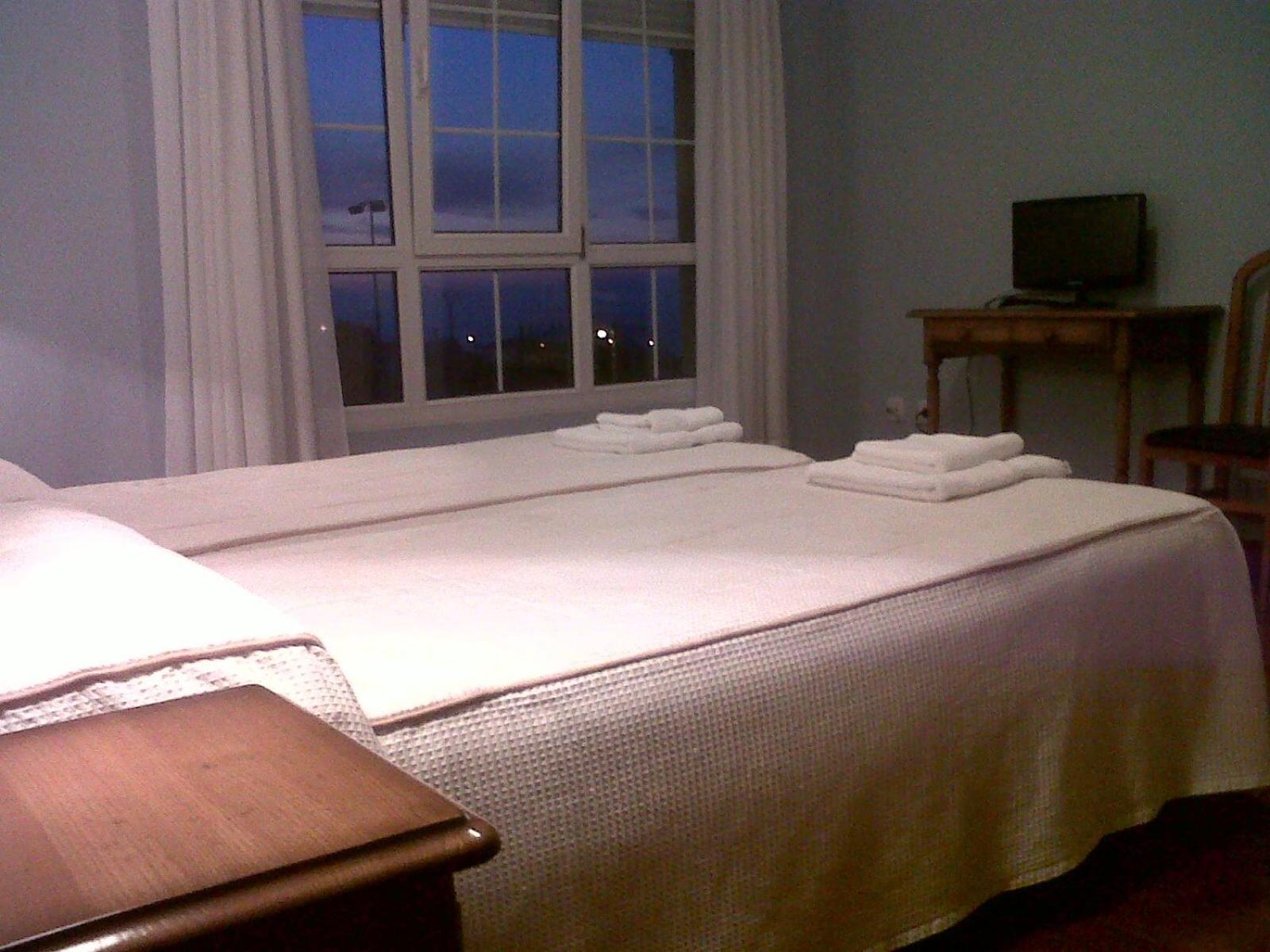Twin Room with Mountain View - Photo 5