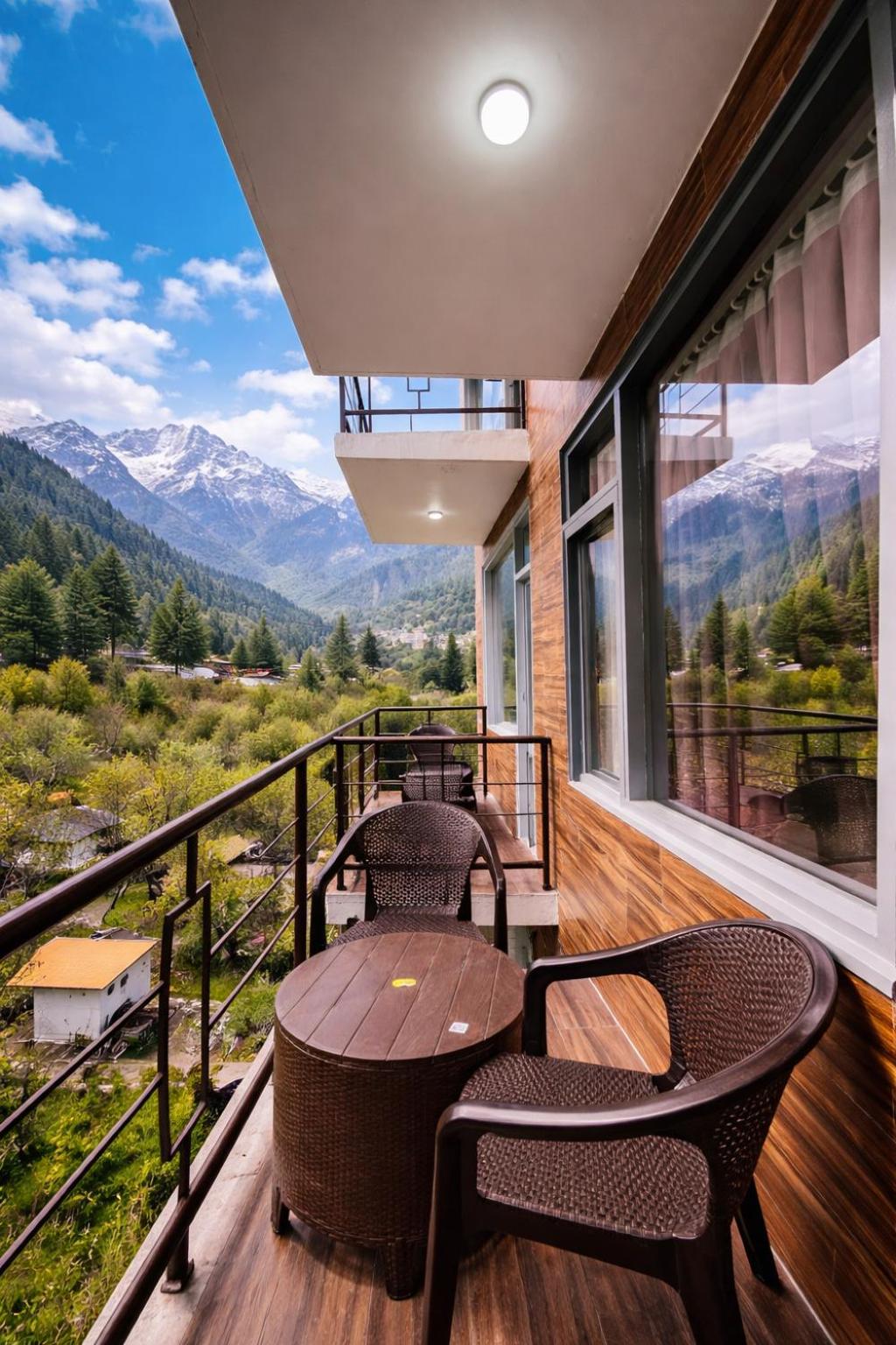 King Room with Balcony photo 2