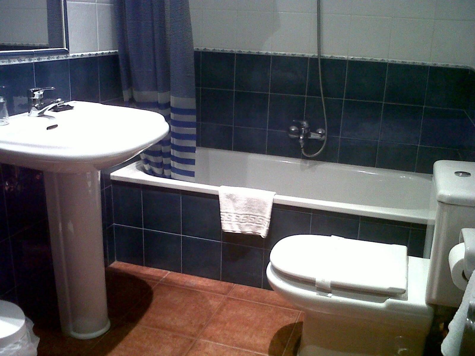 Twin Room with Sea View - Photo 8