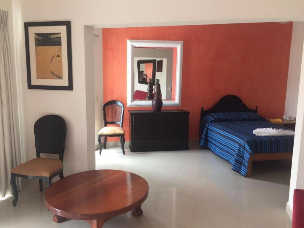Family Room with Balcony photo 2