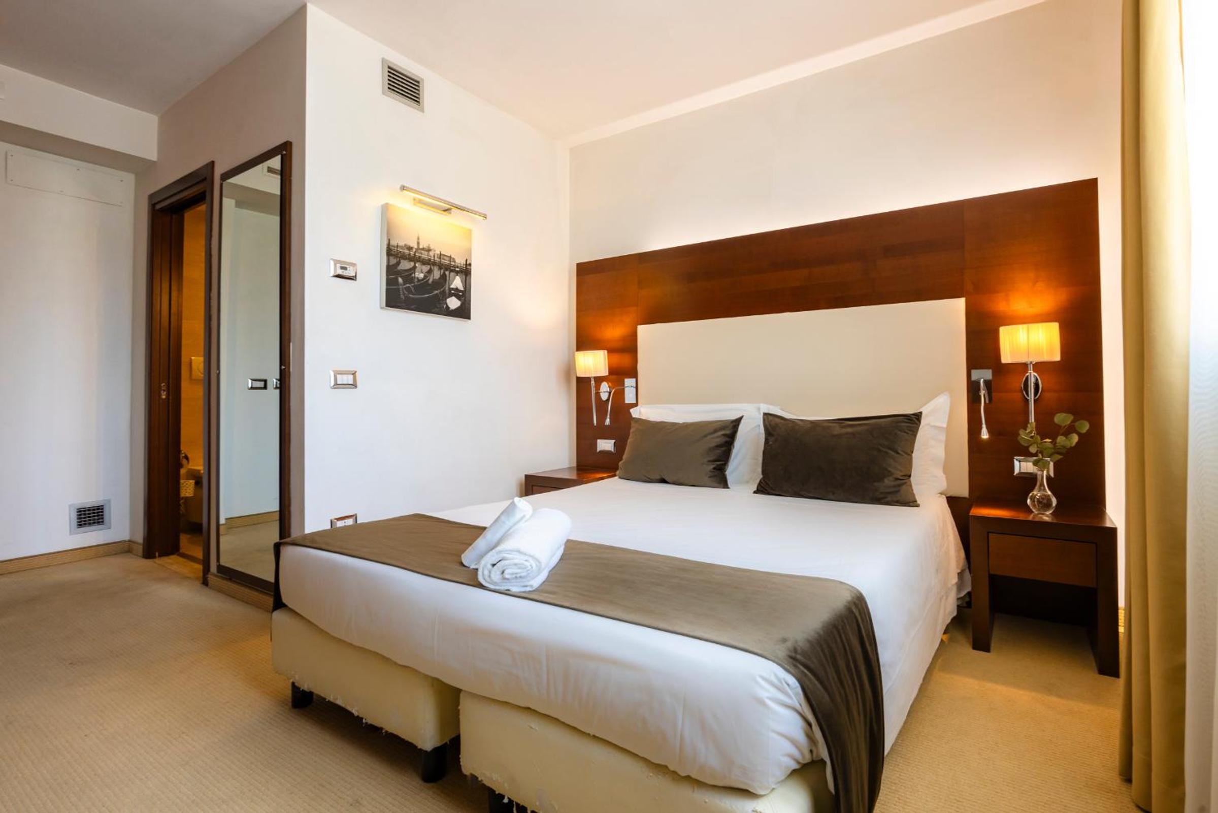 Standard Double or Twin Room with Disable Bathroom