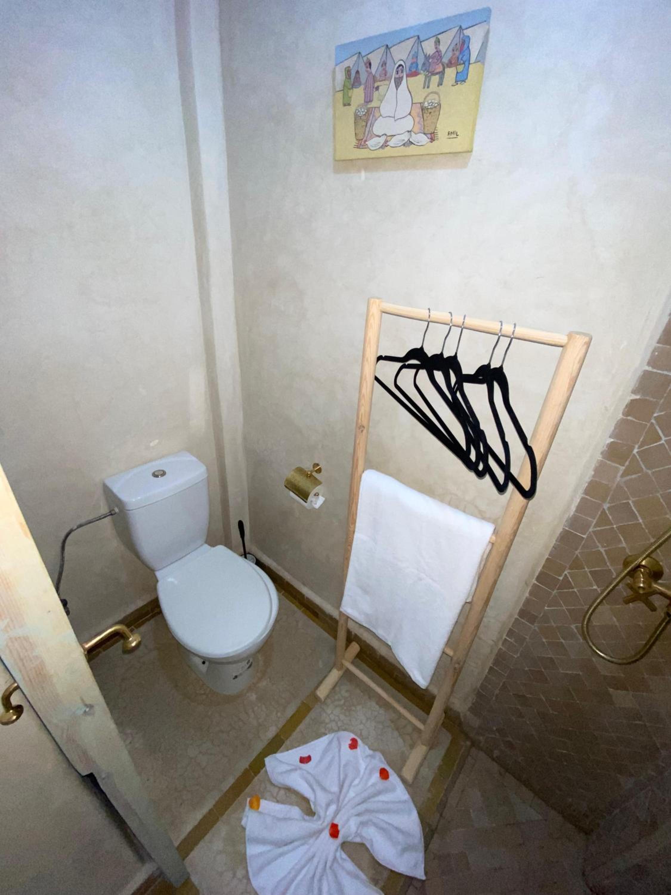 Double or Twin Room - Photo 4