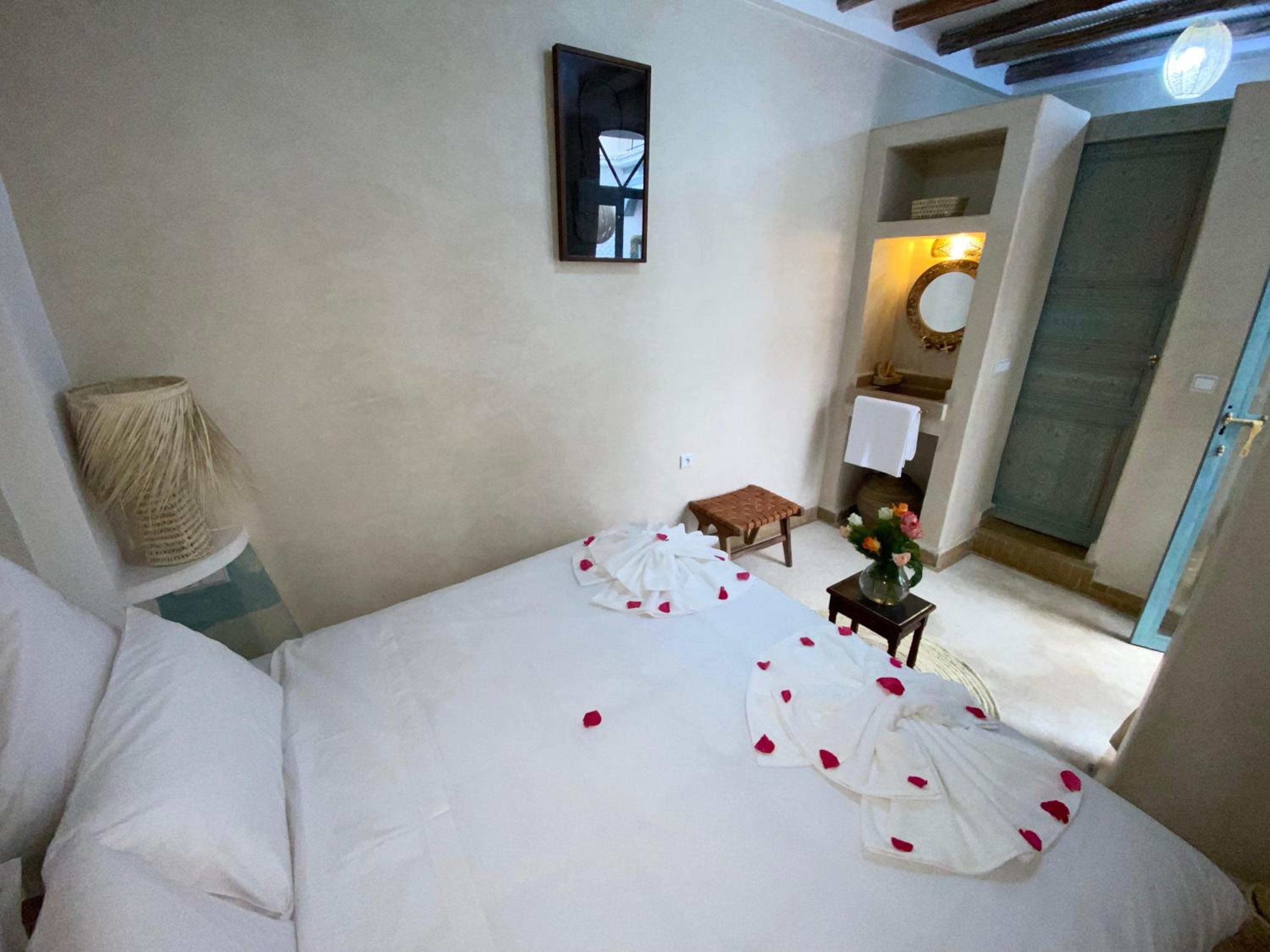 Double or Twin Room - Photo 5