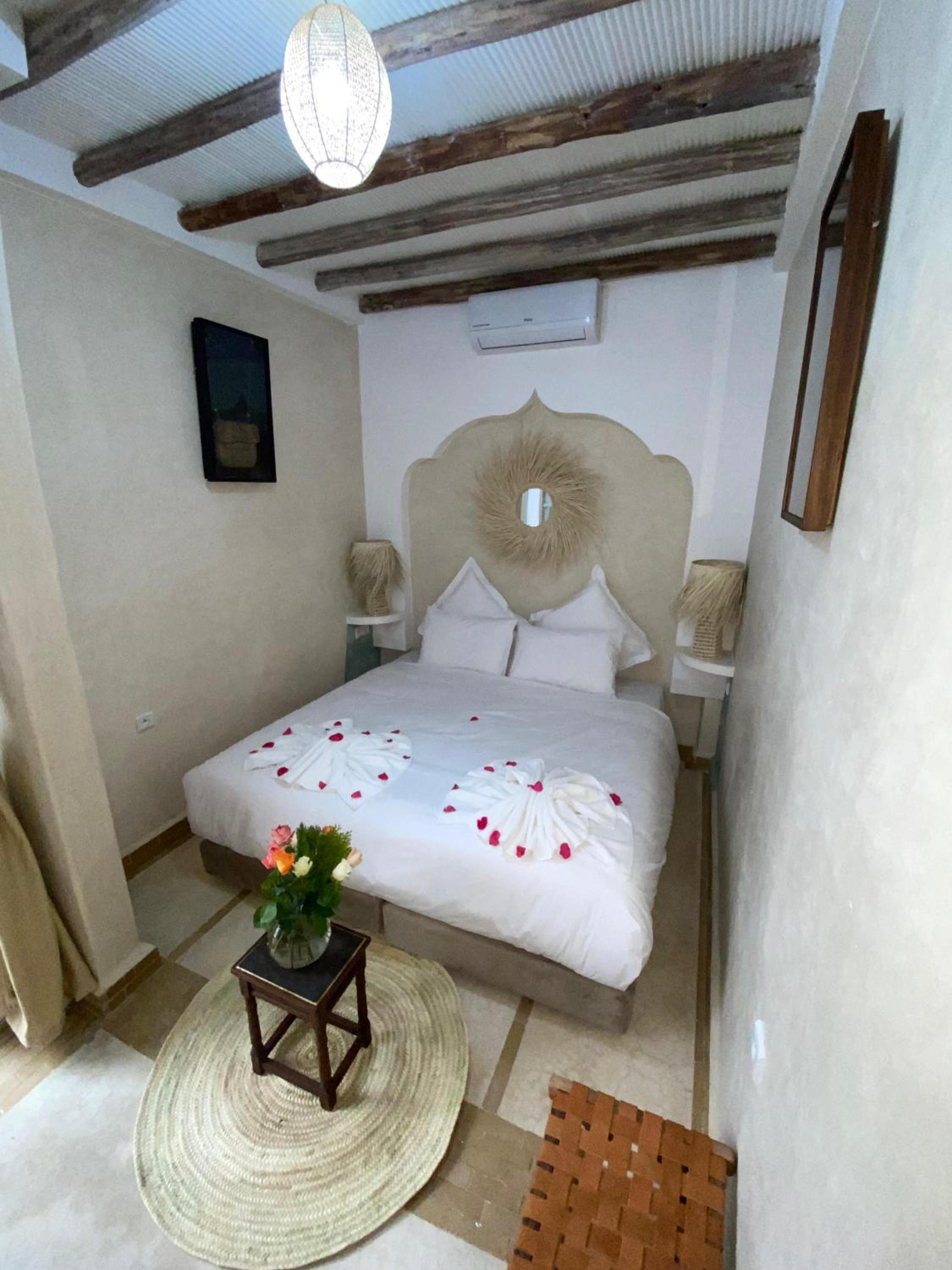 Double or Twin Room - Photo 6