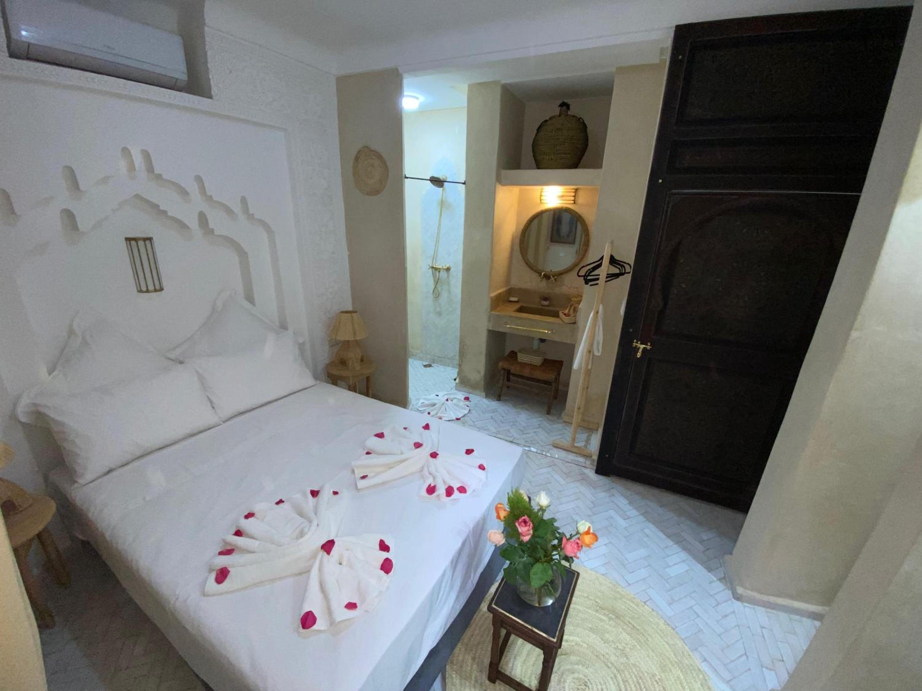 Double Room - Photo 5