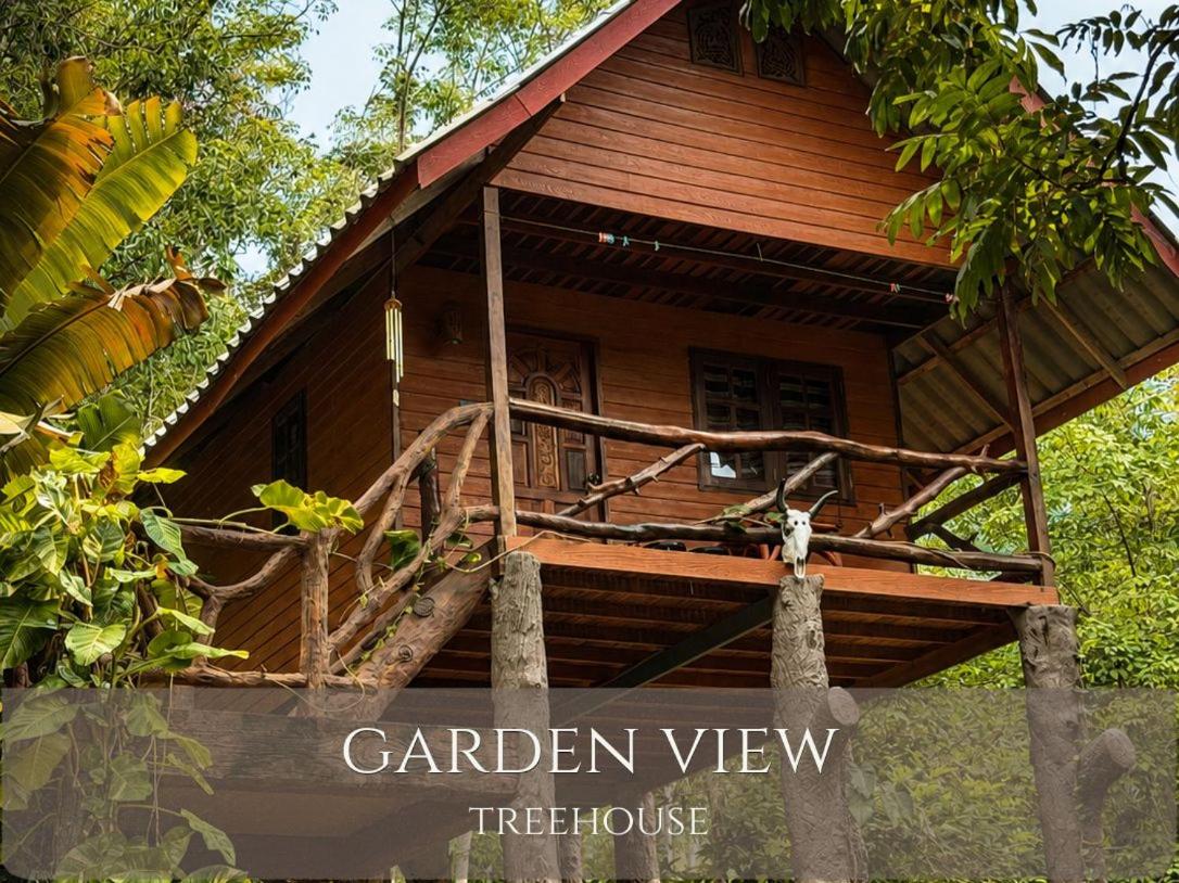 Garden View Treehouse