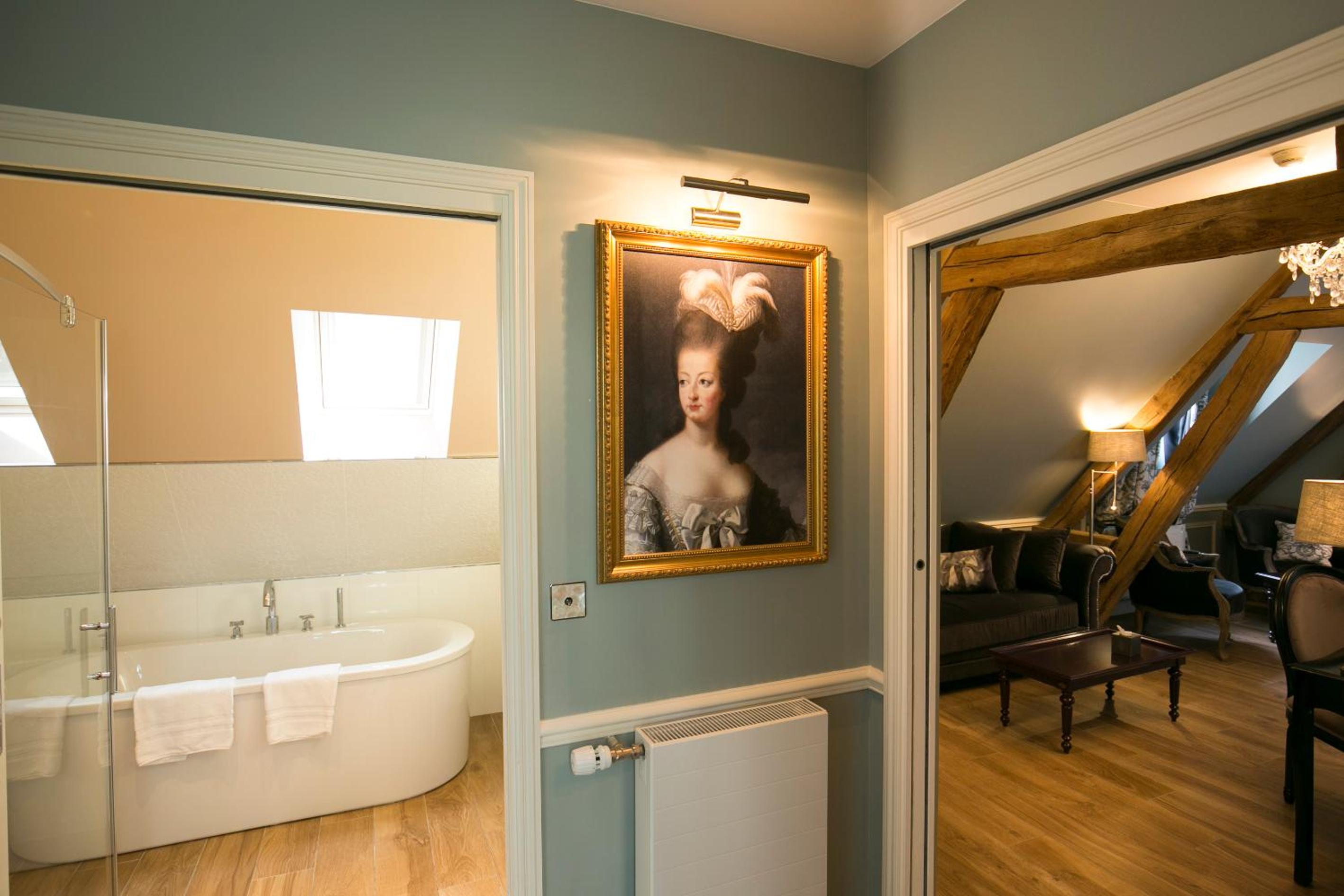 Prestige King Room - Photo 9