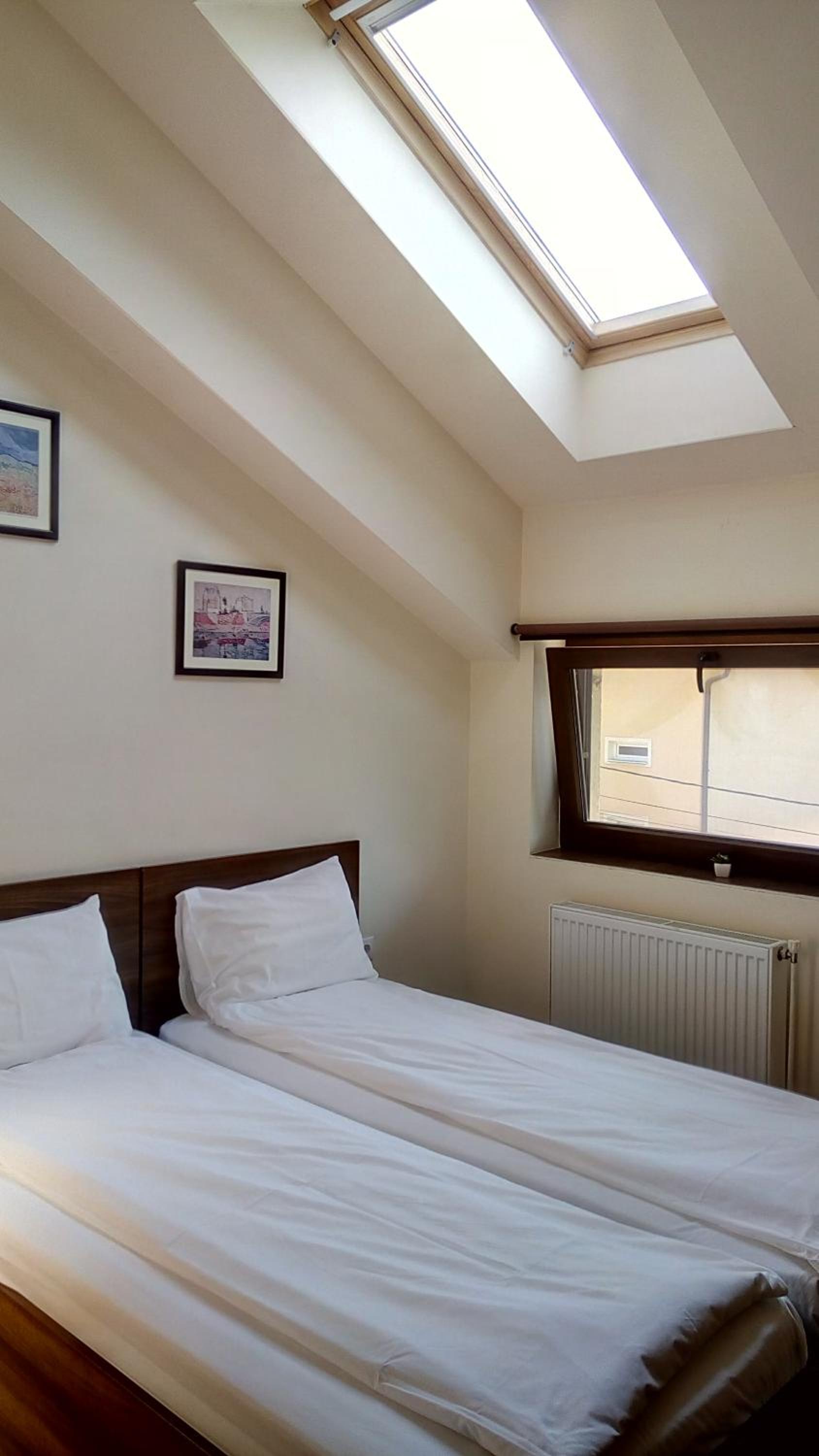 Twin Room - Attic photo 1