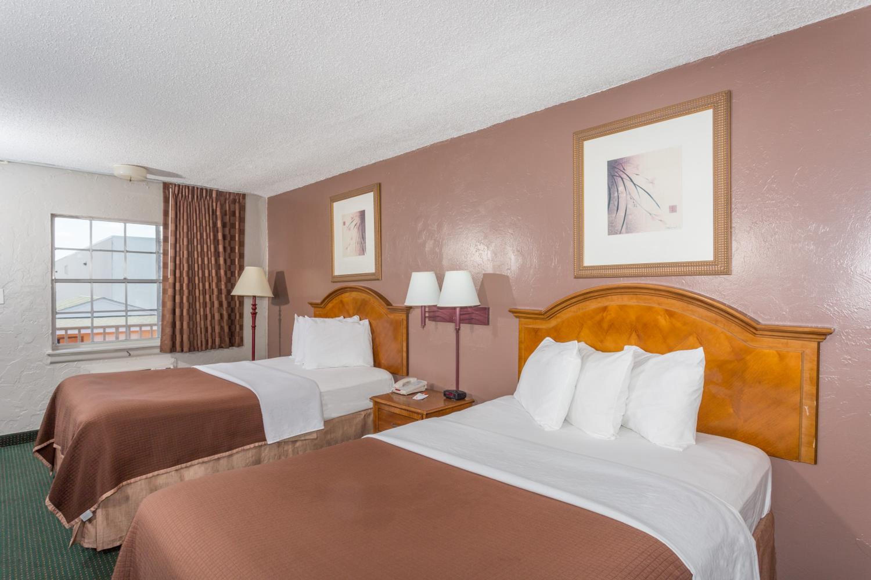 Double Room with Two Double Beds - Non-Smoking - Photo 1