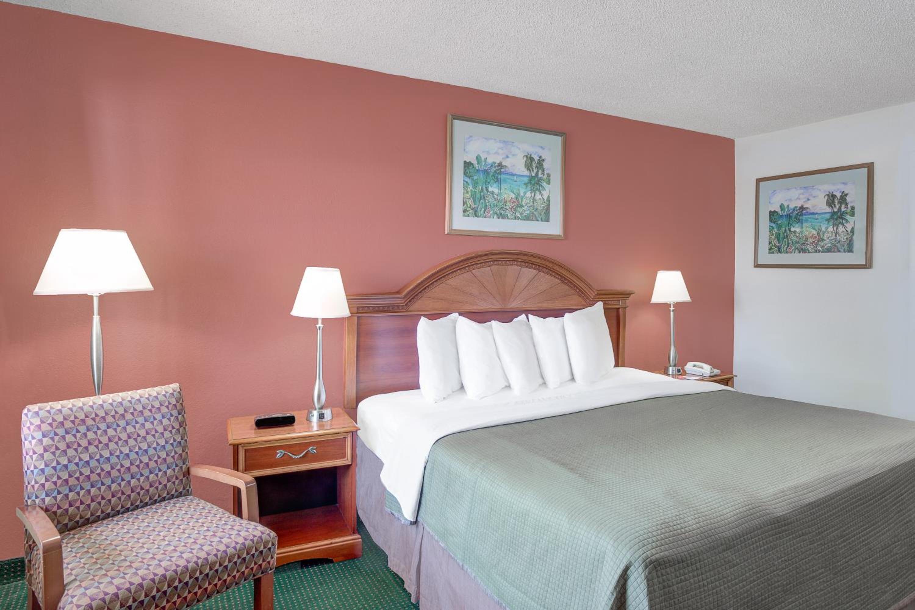 King Room - Disability Access/Non-Smoking - Photo 2