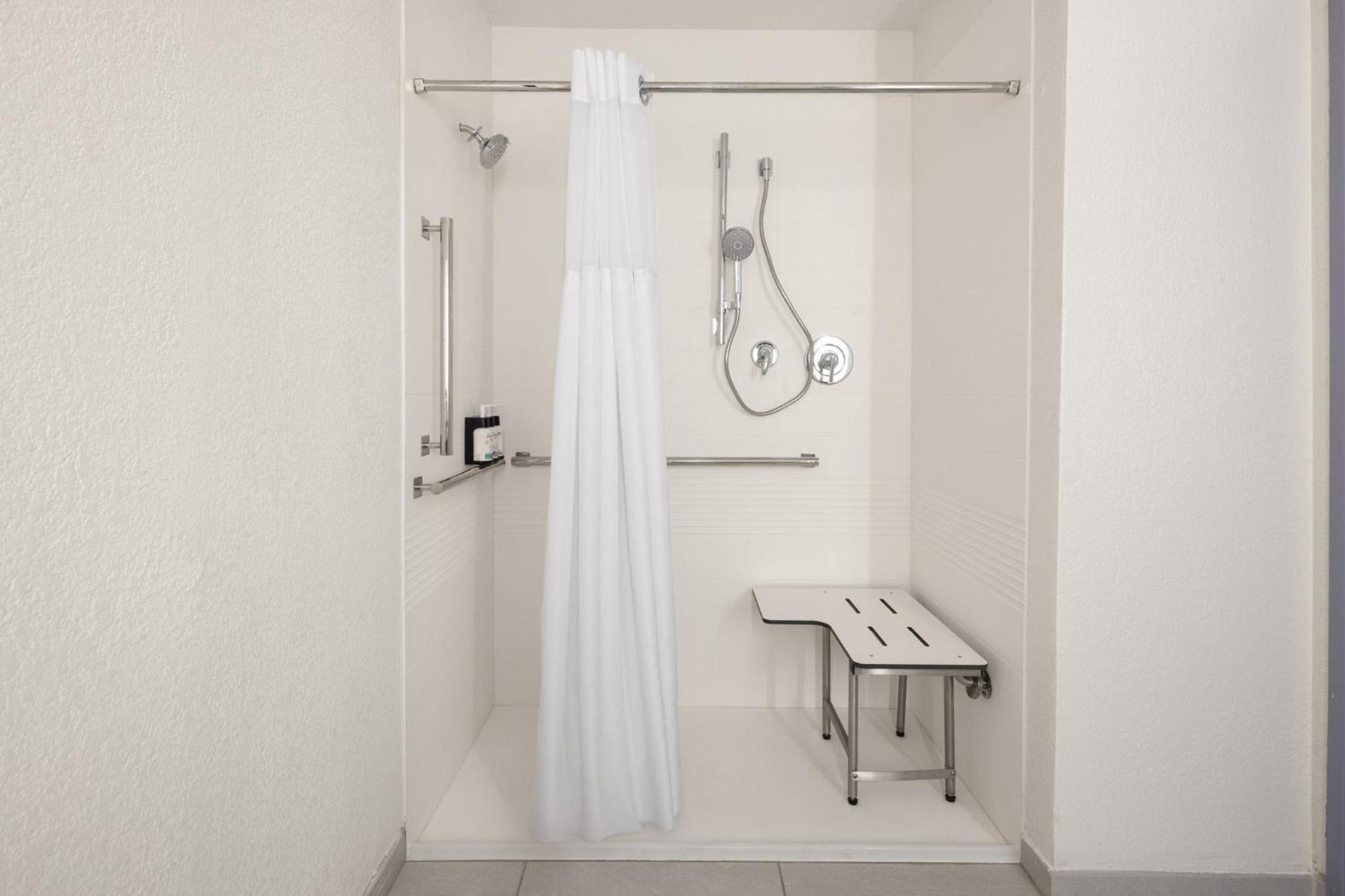 Standard Queen Room with Two Queen Beds and Mobility Accessible Roll-In Shower - Photo 6