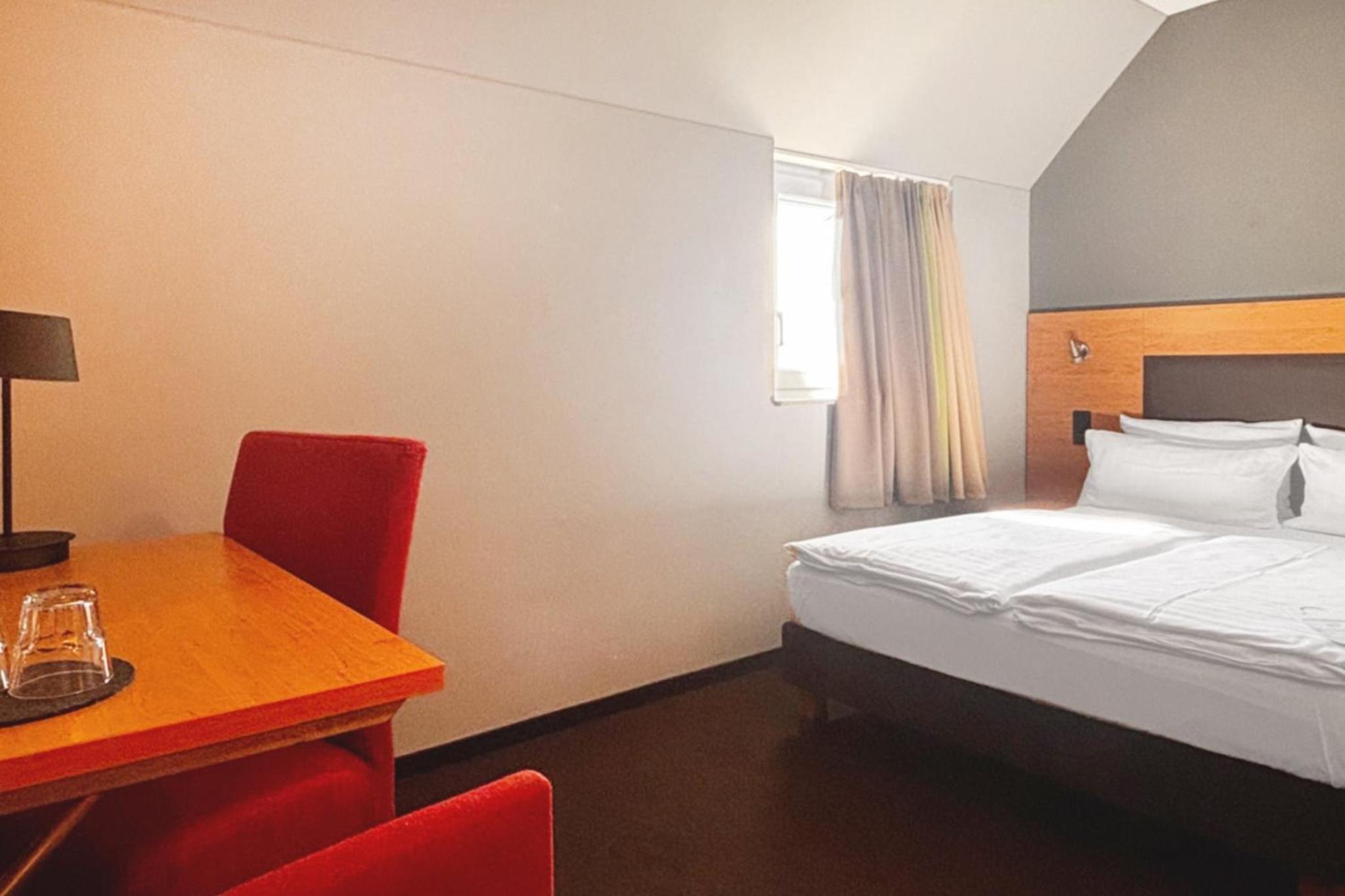 Premium King Room with One King Bed and One Single Bed photo 3