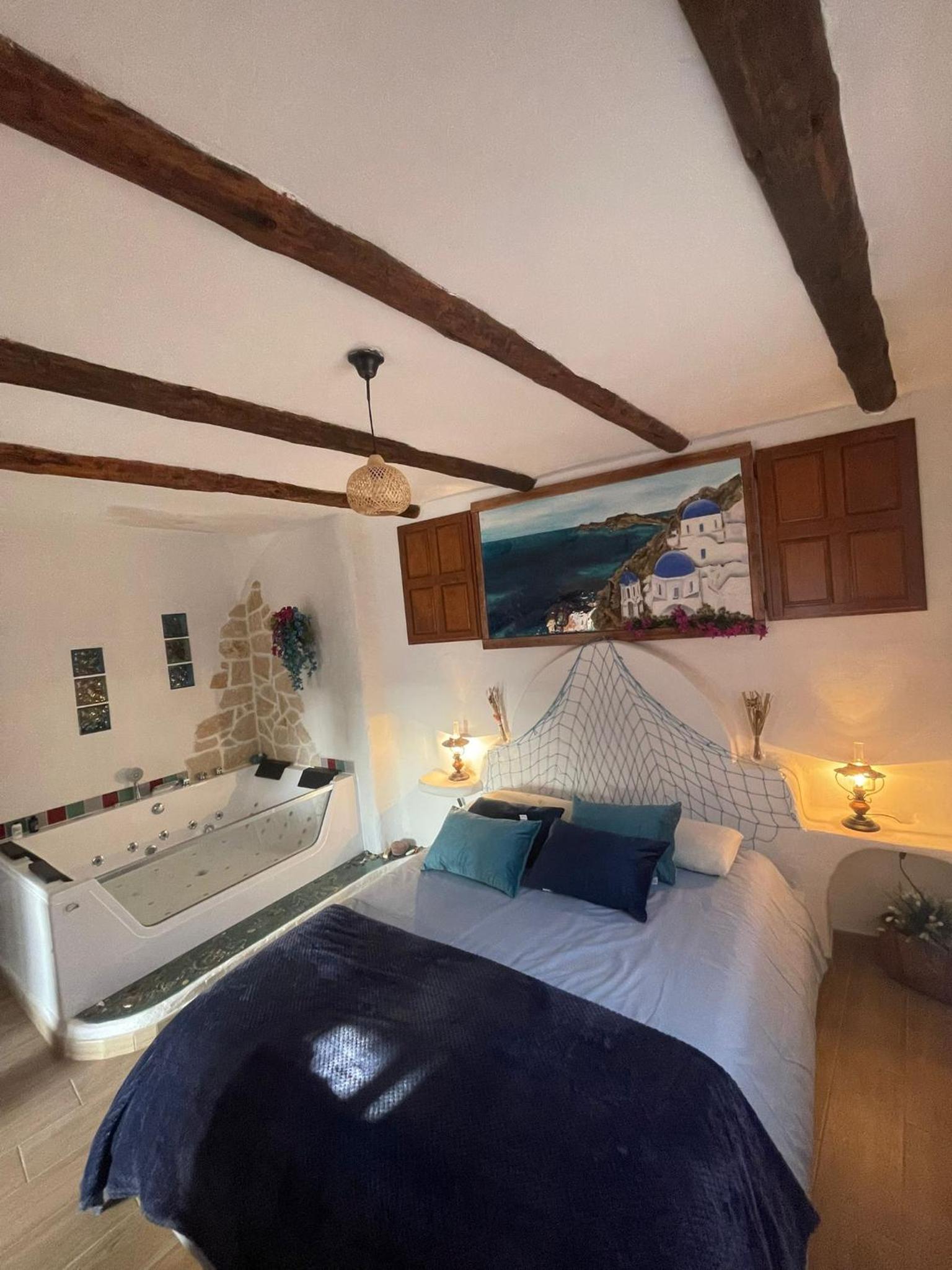 Deluxe Suite with Spa Bath