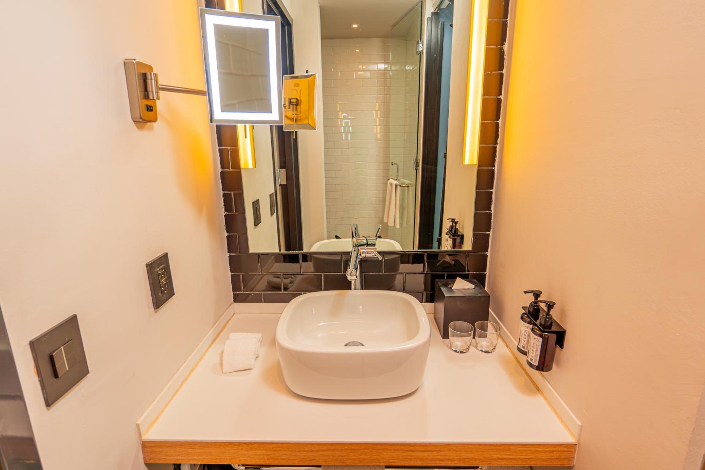 Standard Double Room with Two Double Beds - Photo 2