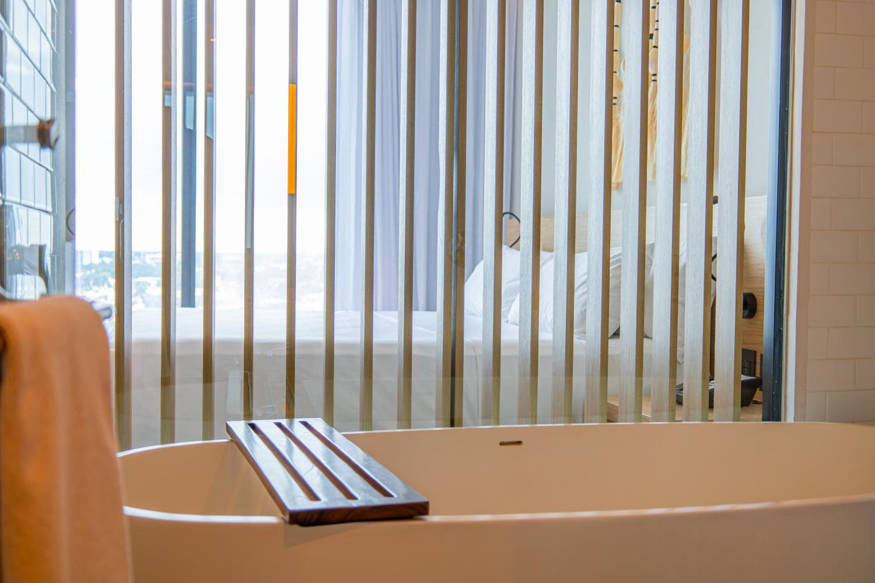 Premium King Room with City View - Photo 1