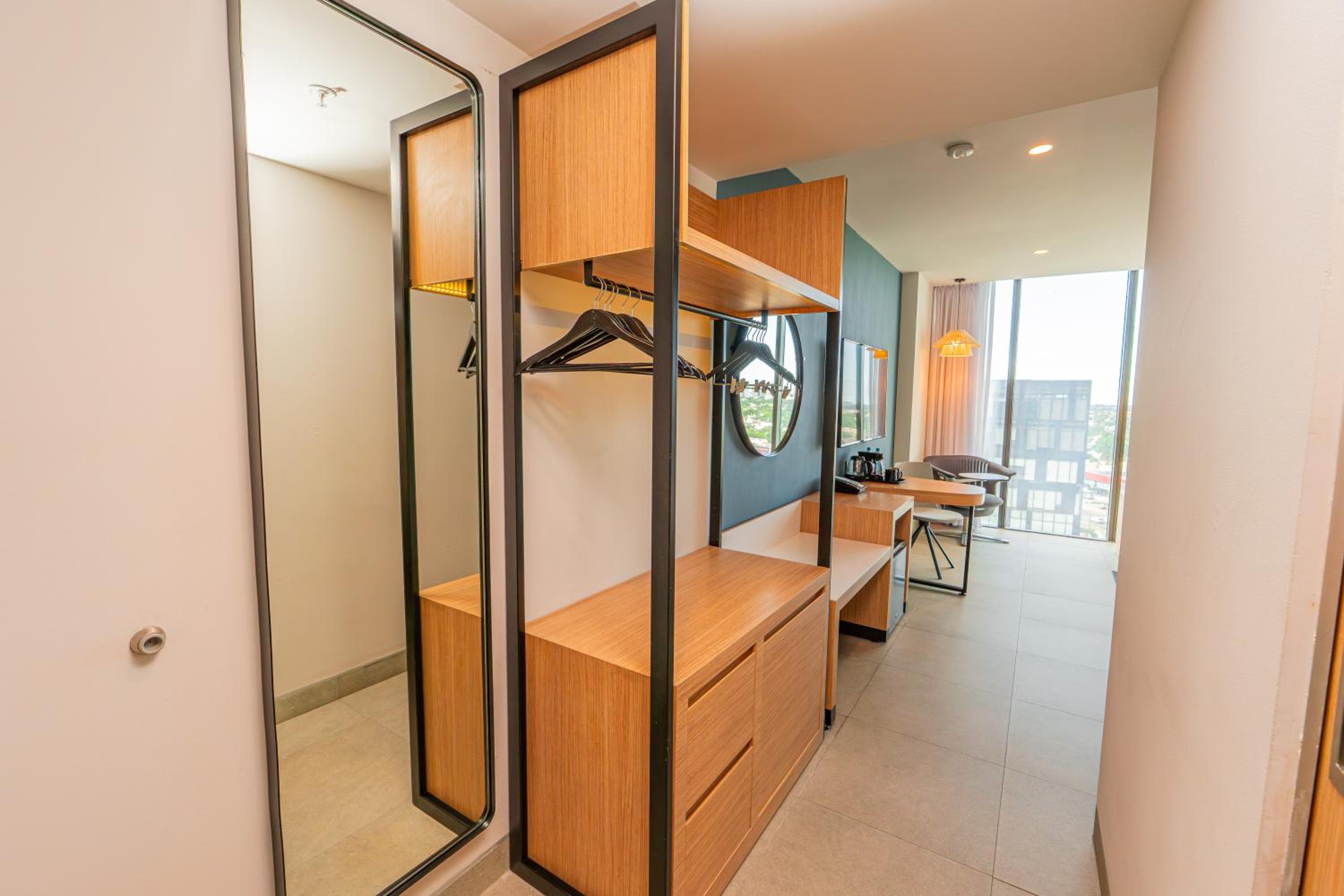 Standard Double Room with Two Double Beds and City View - Photo 3