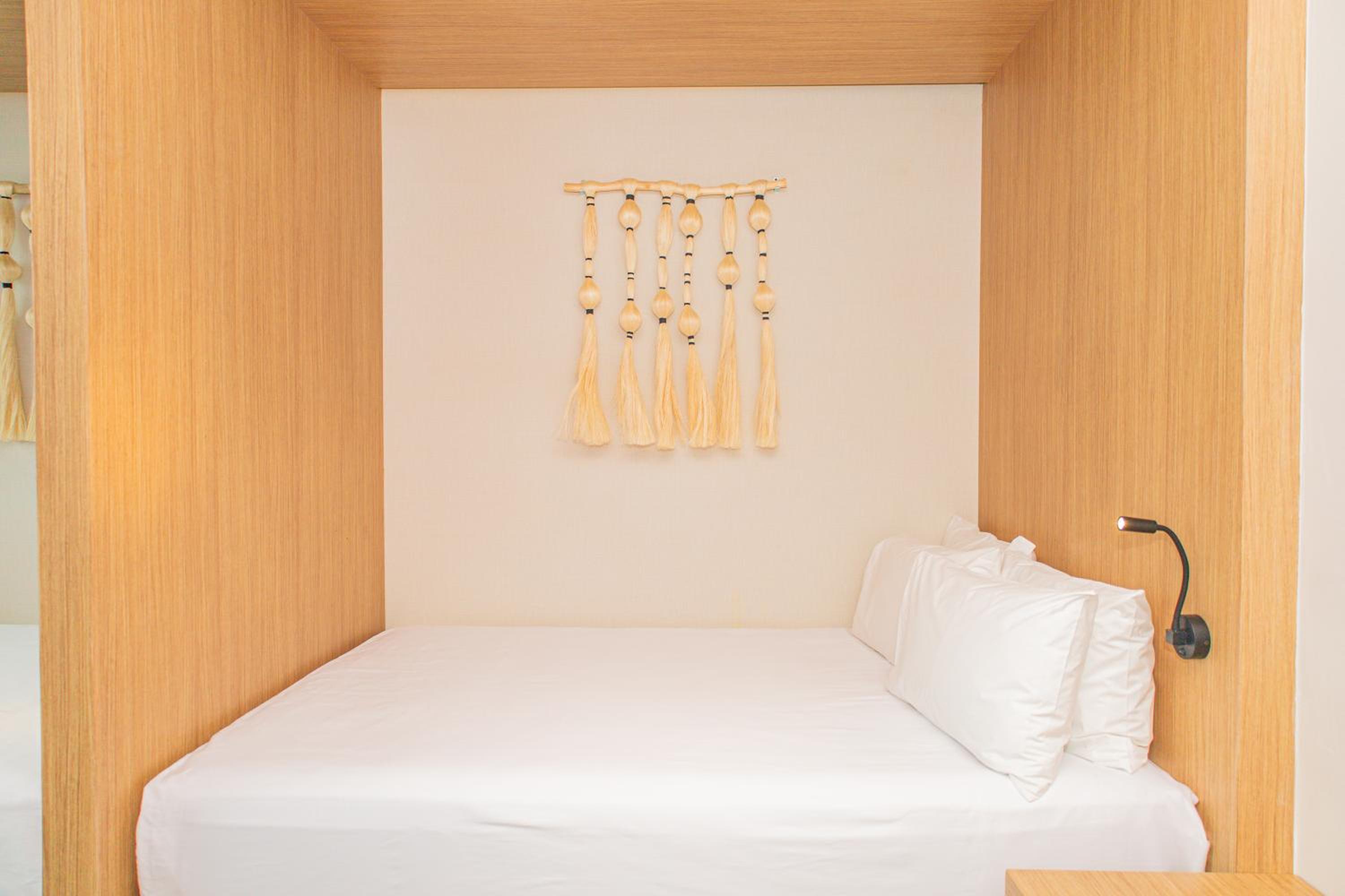Standard Double Room with Two Double Beds and City View - Photo 4