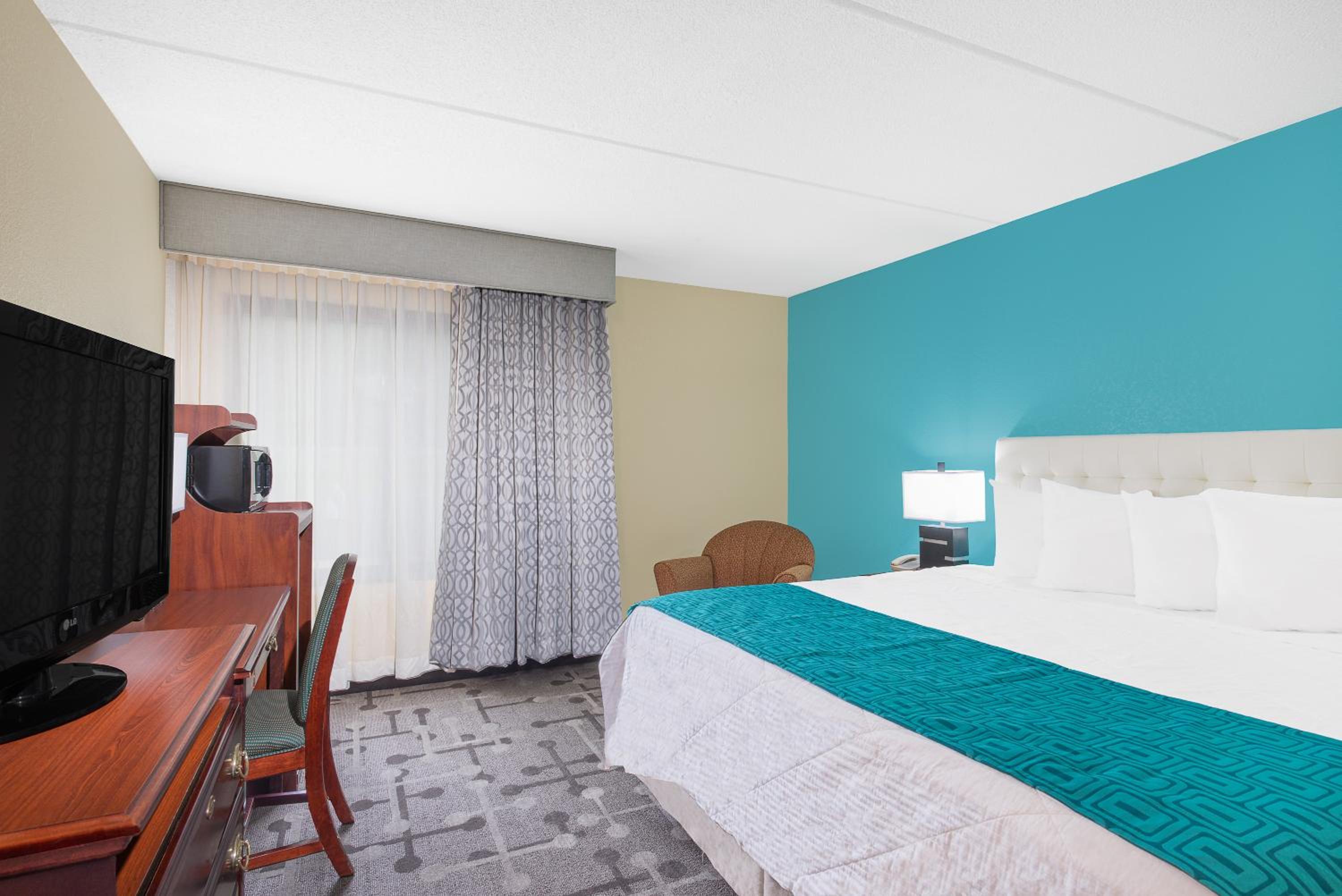 King Room - Non-Smoking photo 3