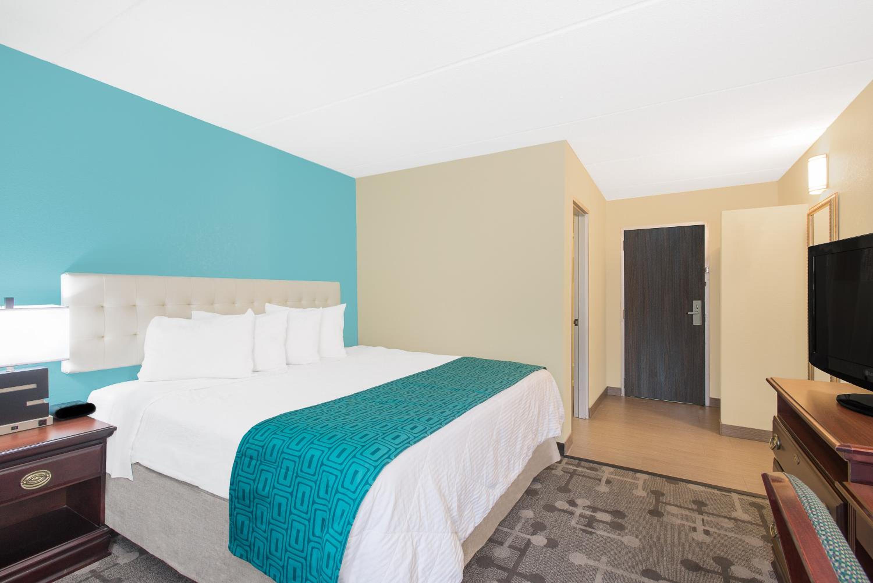 King Room - Non-Smoking photo 3