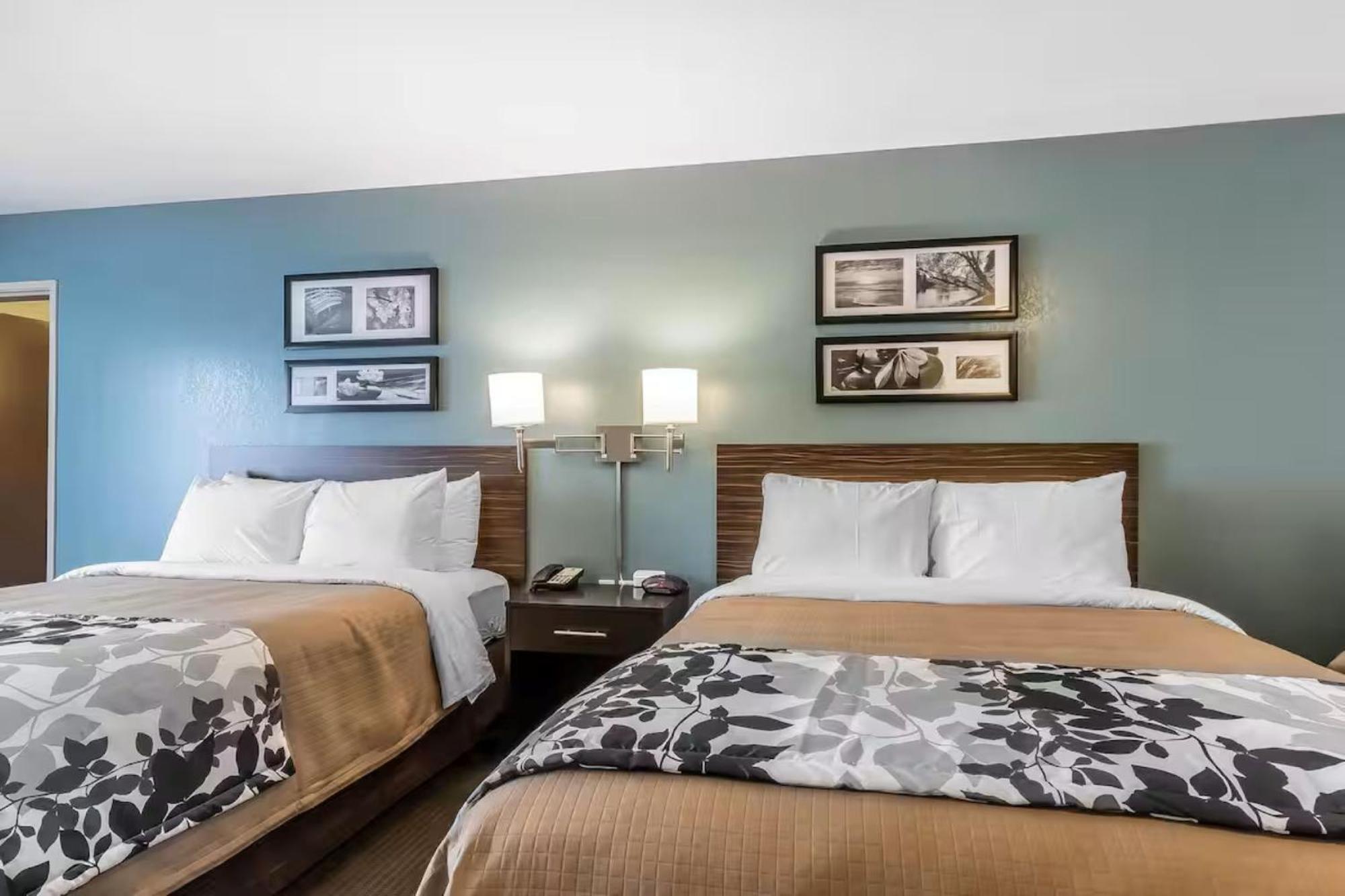 Queen Room with Two Queen Beds - Accessible/Non-Smoking