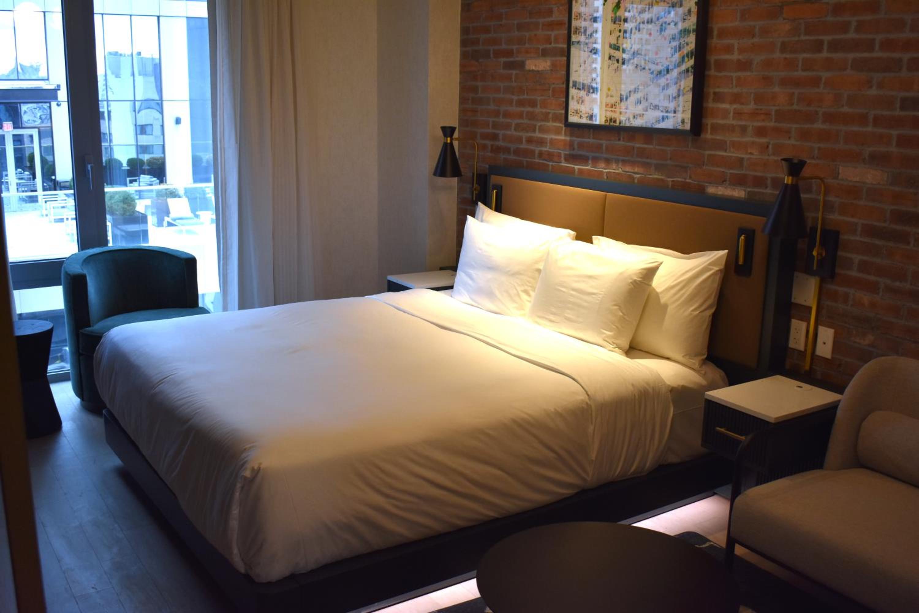 Deluxe King Room