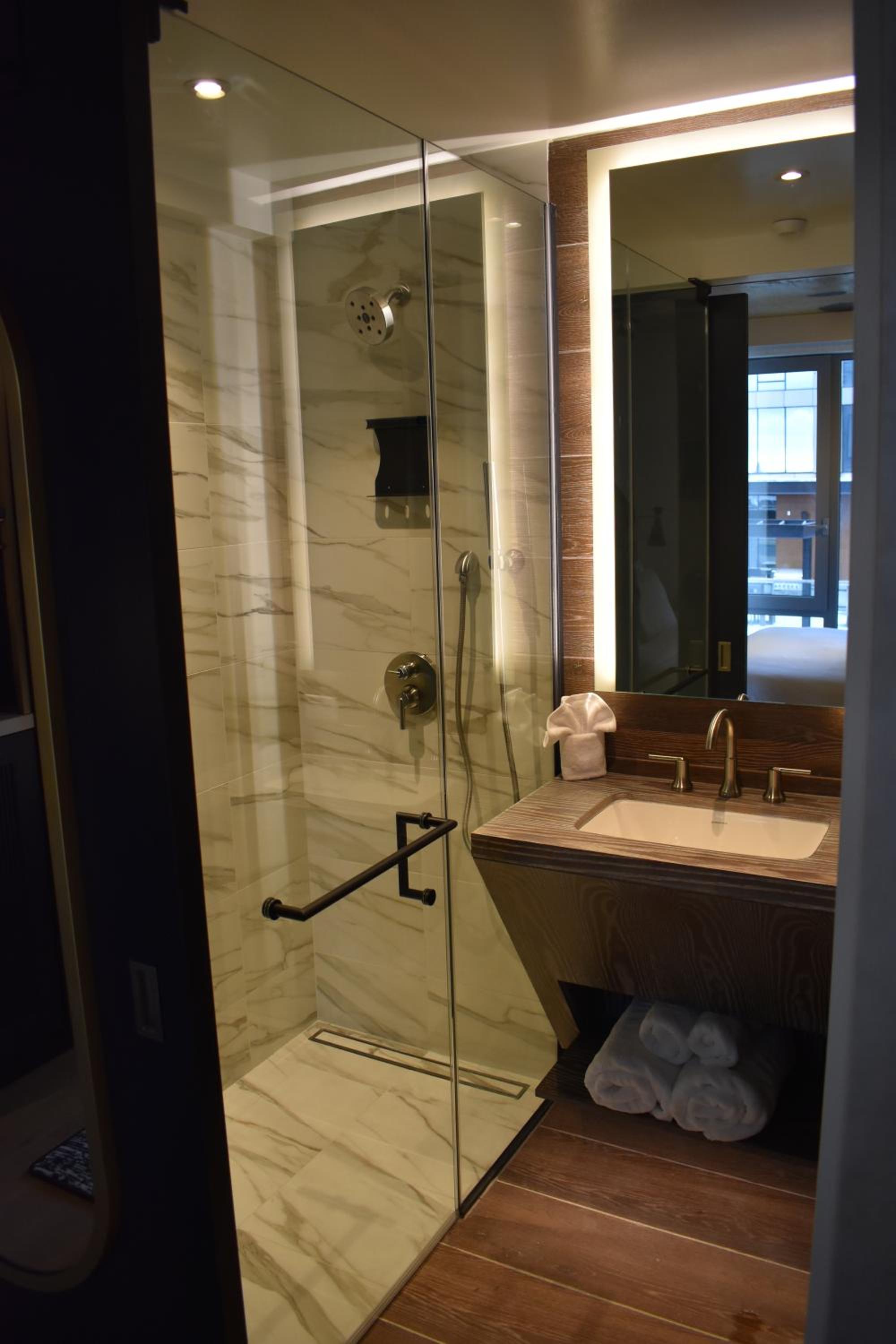 Queen Double Room with Balcony