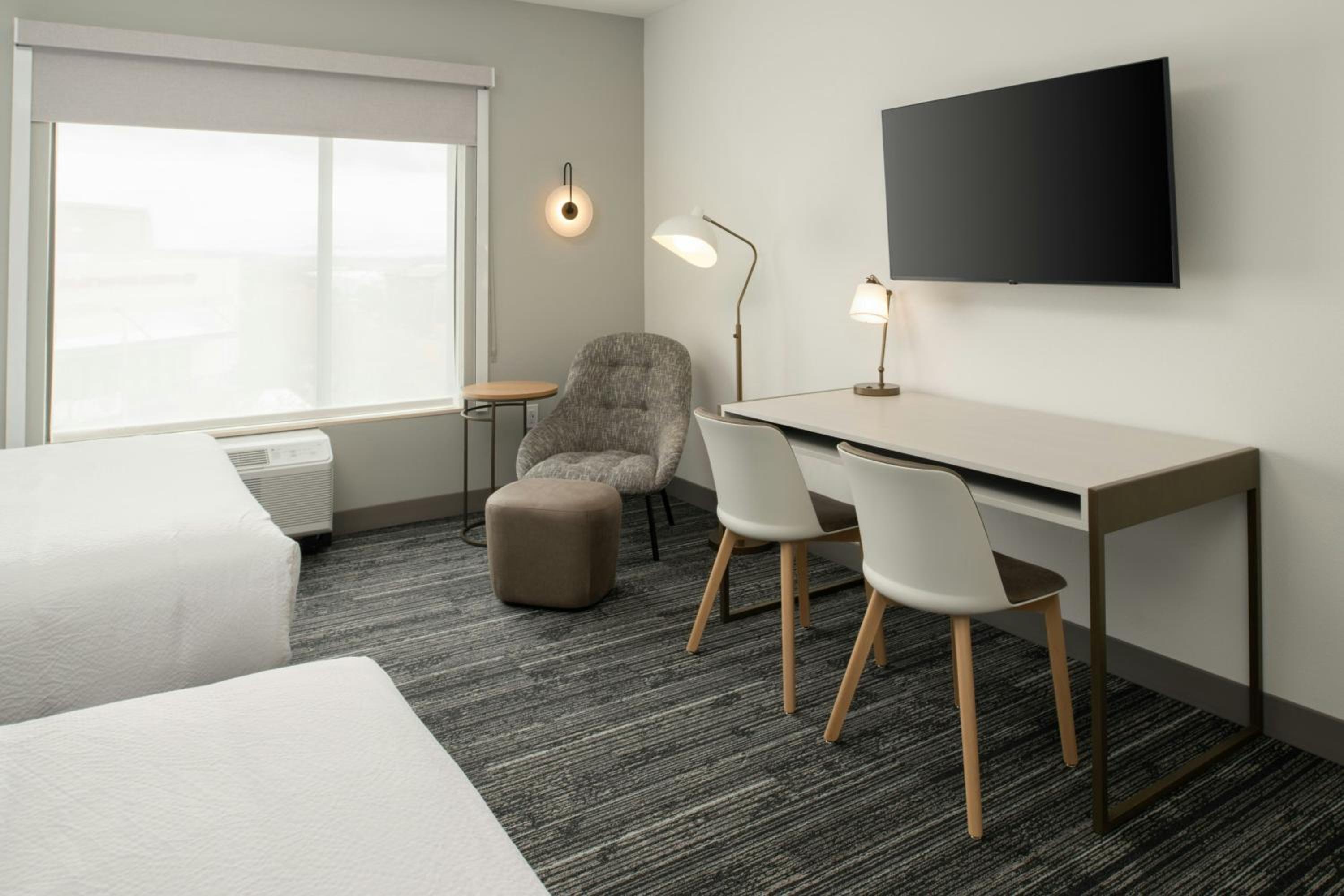 Studio Suite with Two Queen Beds photo 3