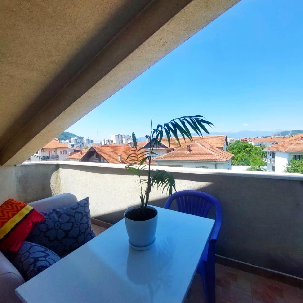 Family Two-Bedroom Apartment with View photo 2