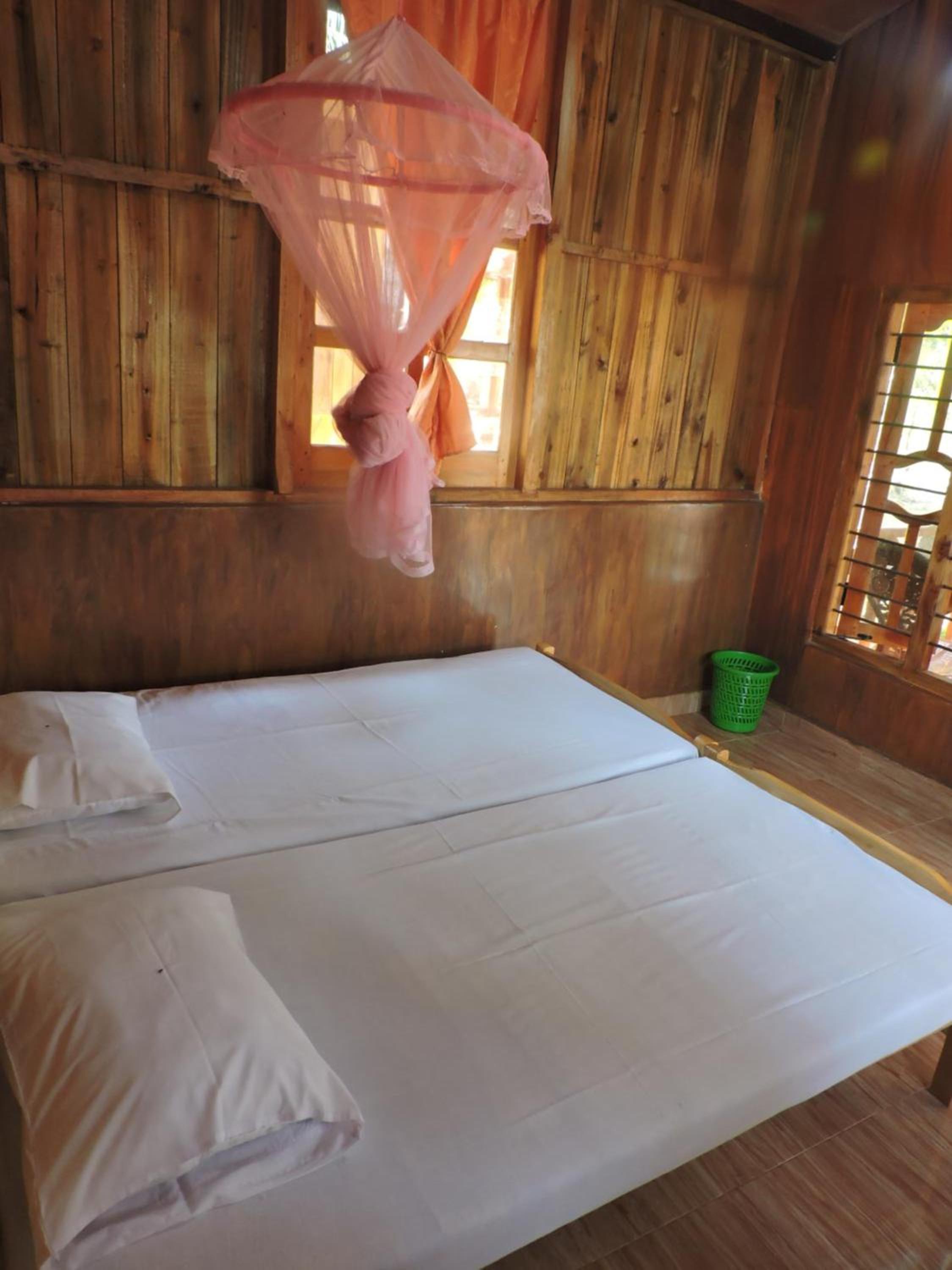 One-Bedroom Chalet With Fan photo 1
