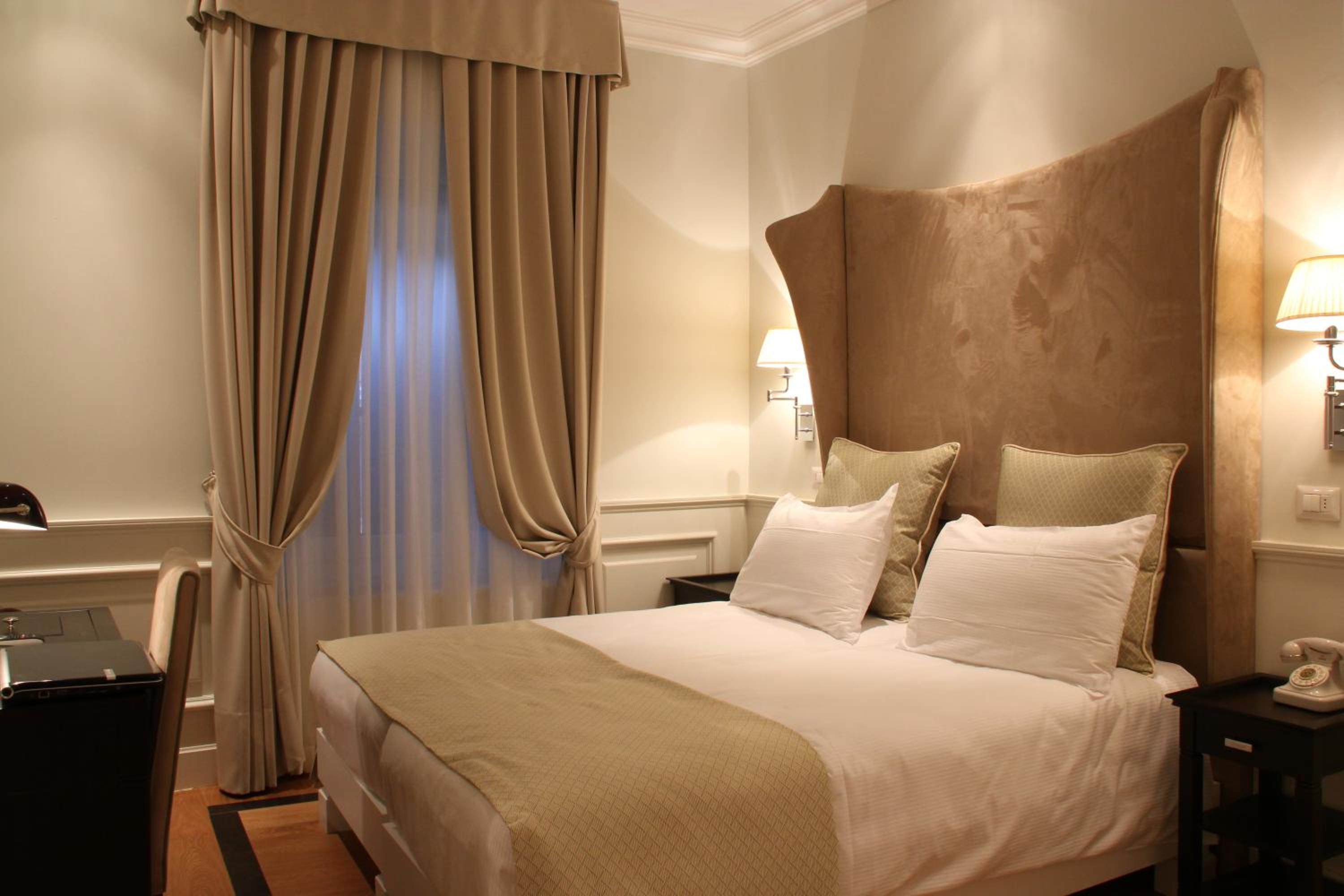 Double or Twin Room - Photo 14