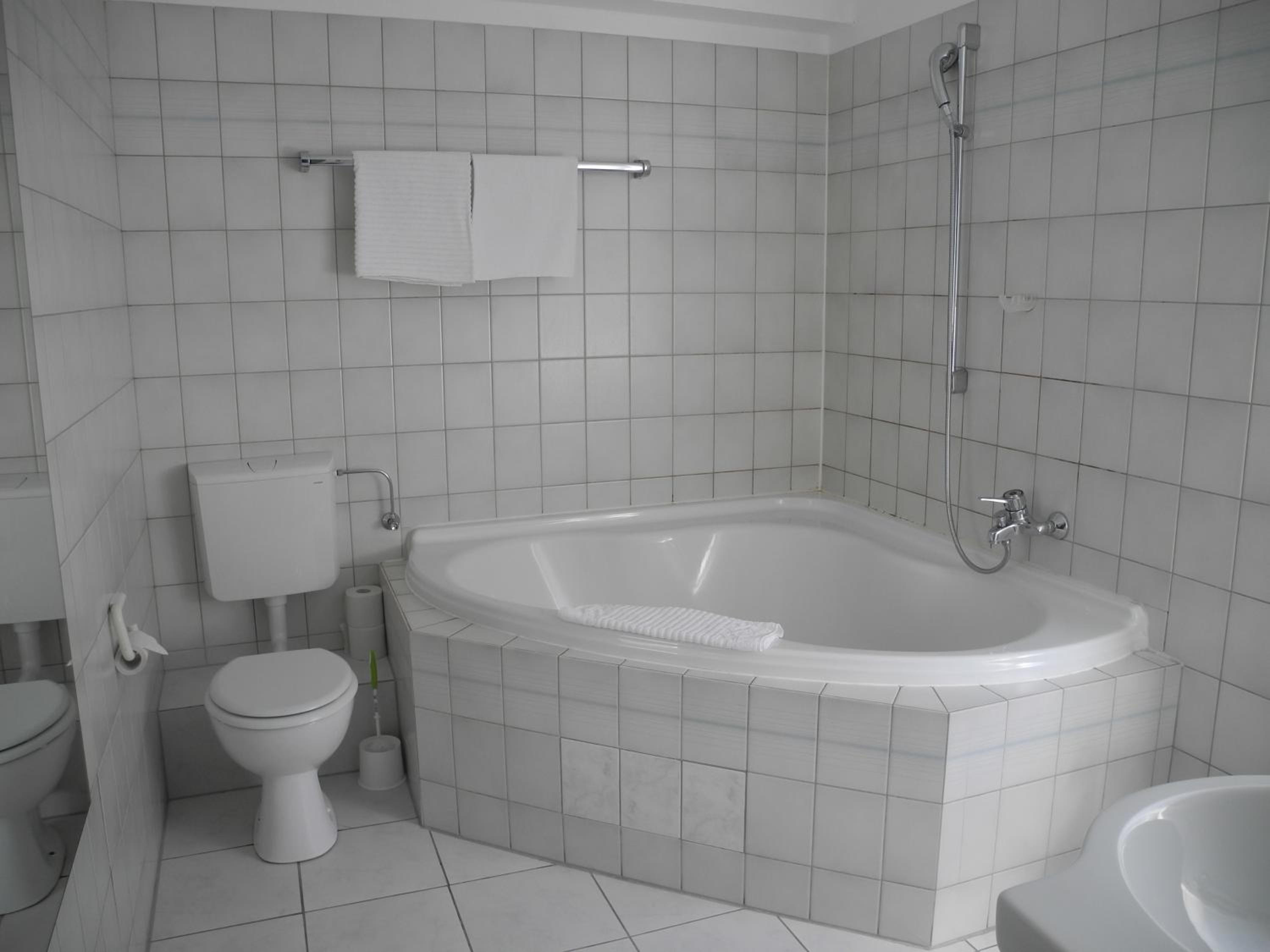 Double Room - Photo 7